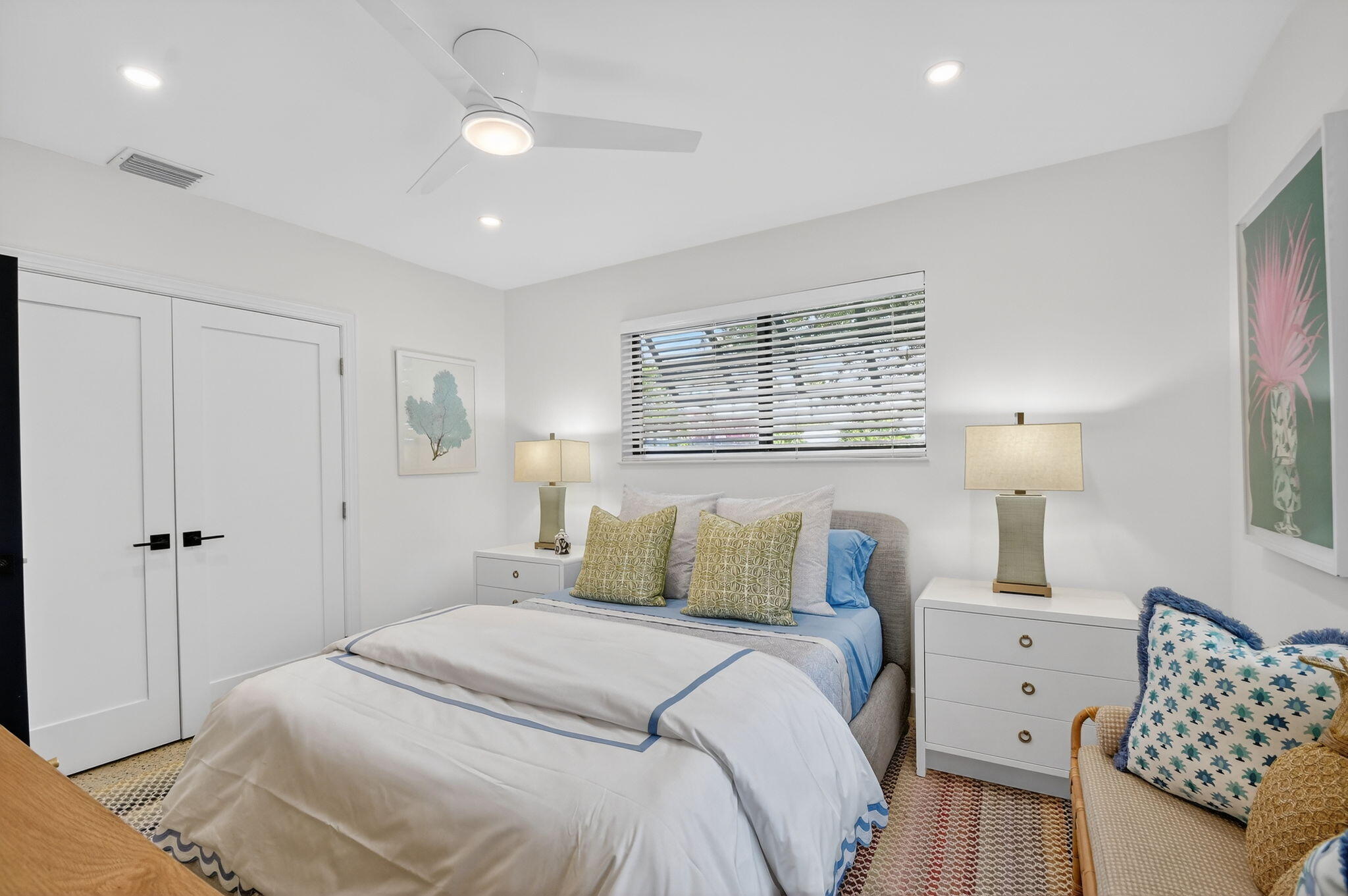 LITTLE RANCHES IN - Residential