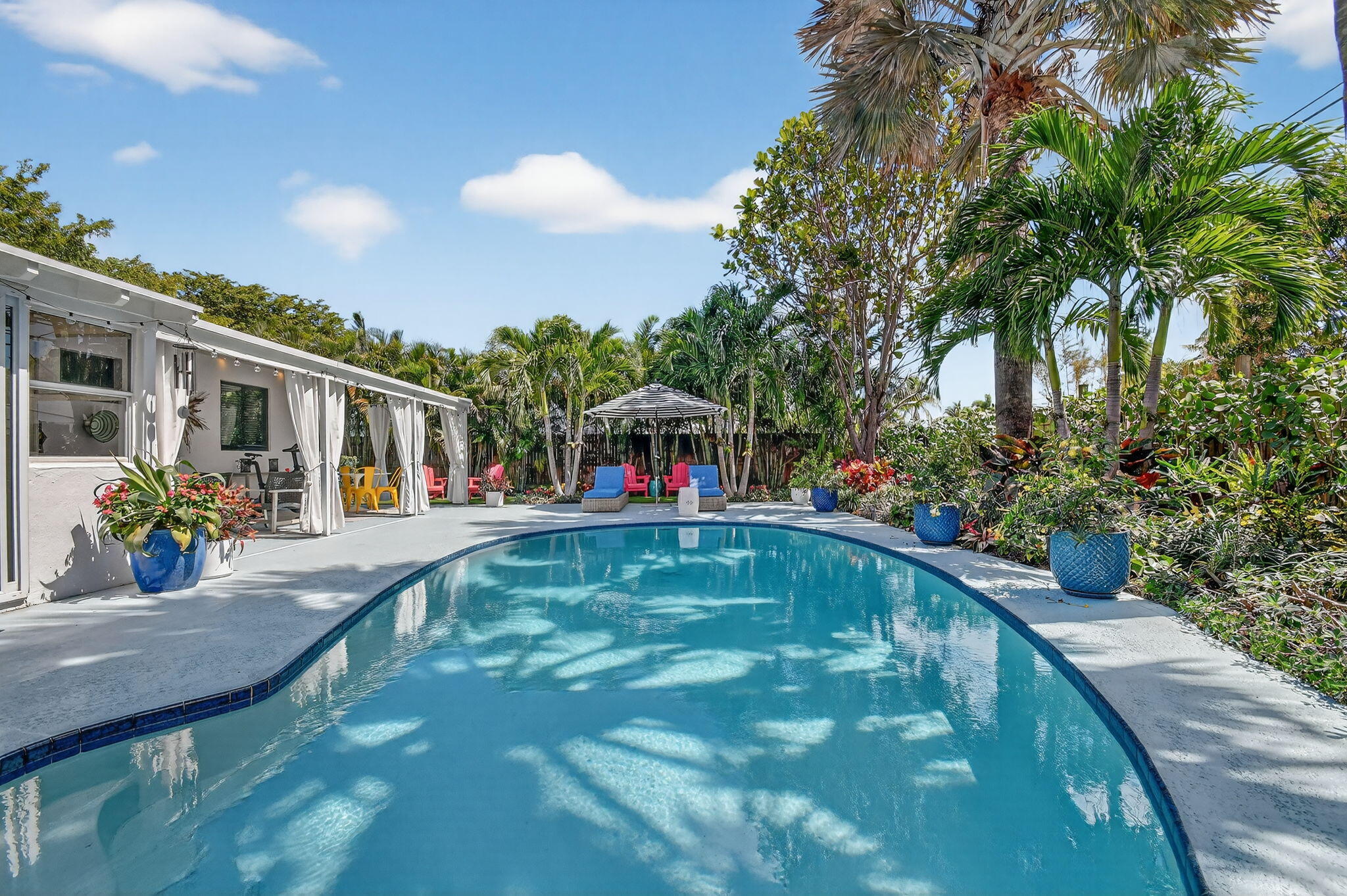 LITTLE RANCHES IN - Residential