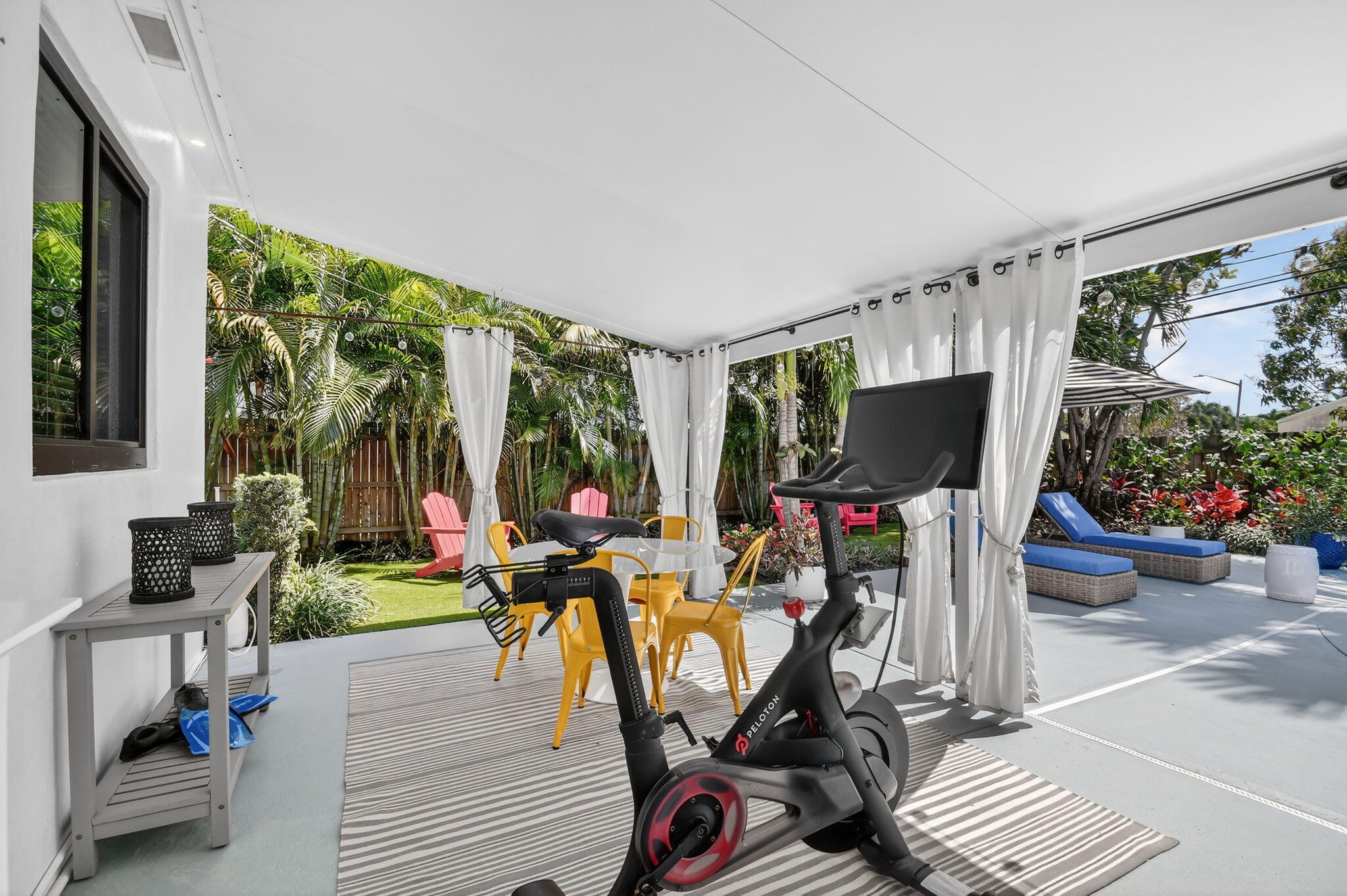 LITTLE RANCHES IN - Residential