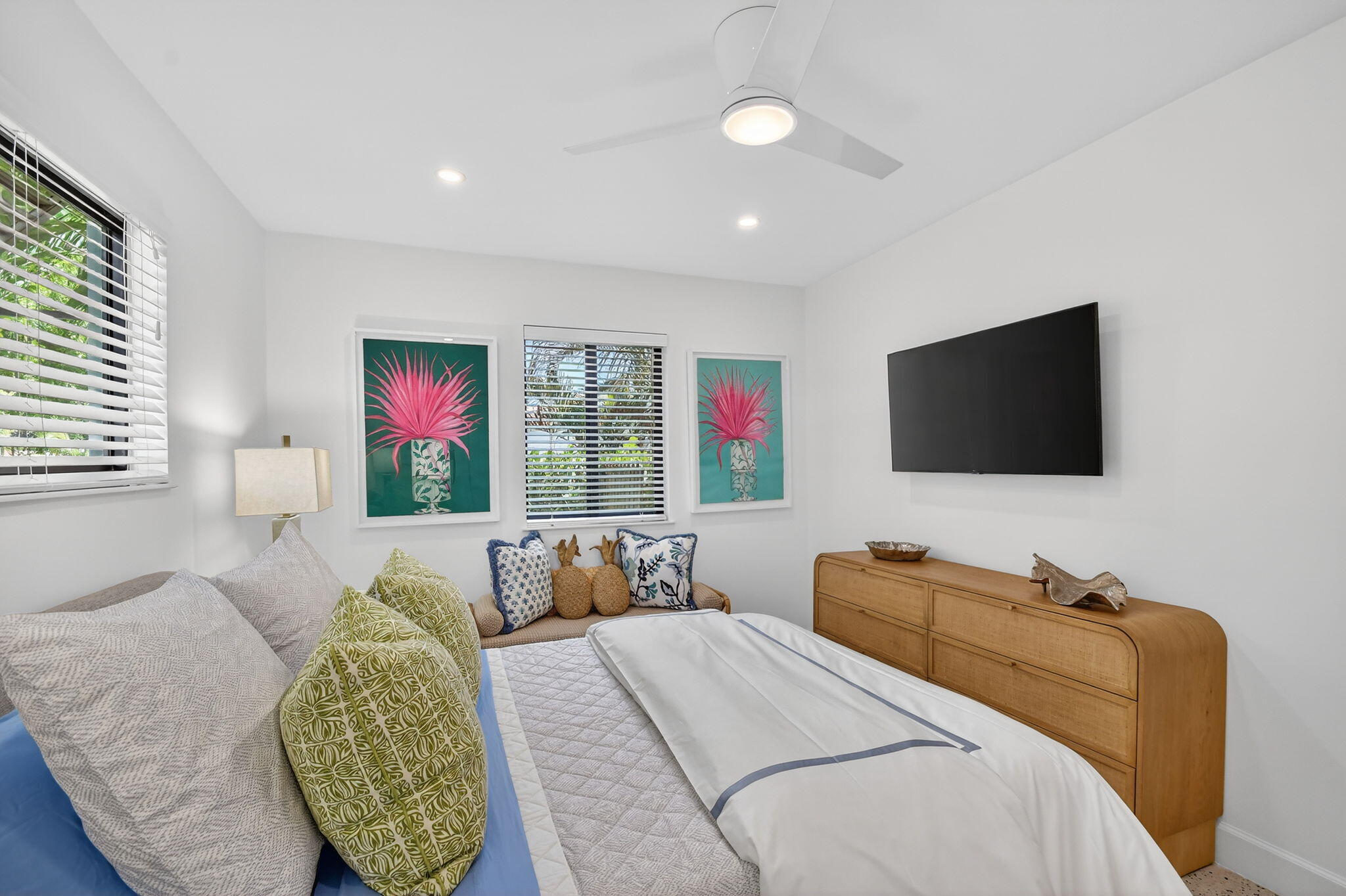 LITTLE RANCHES IN - Residential