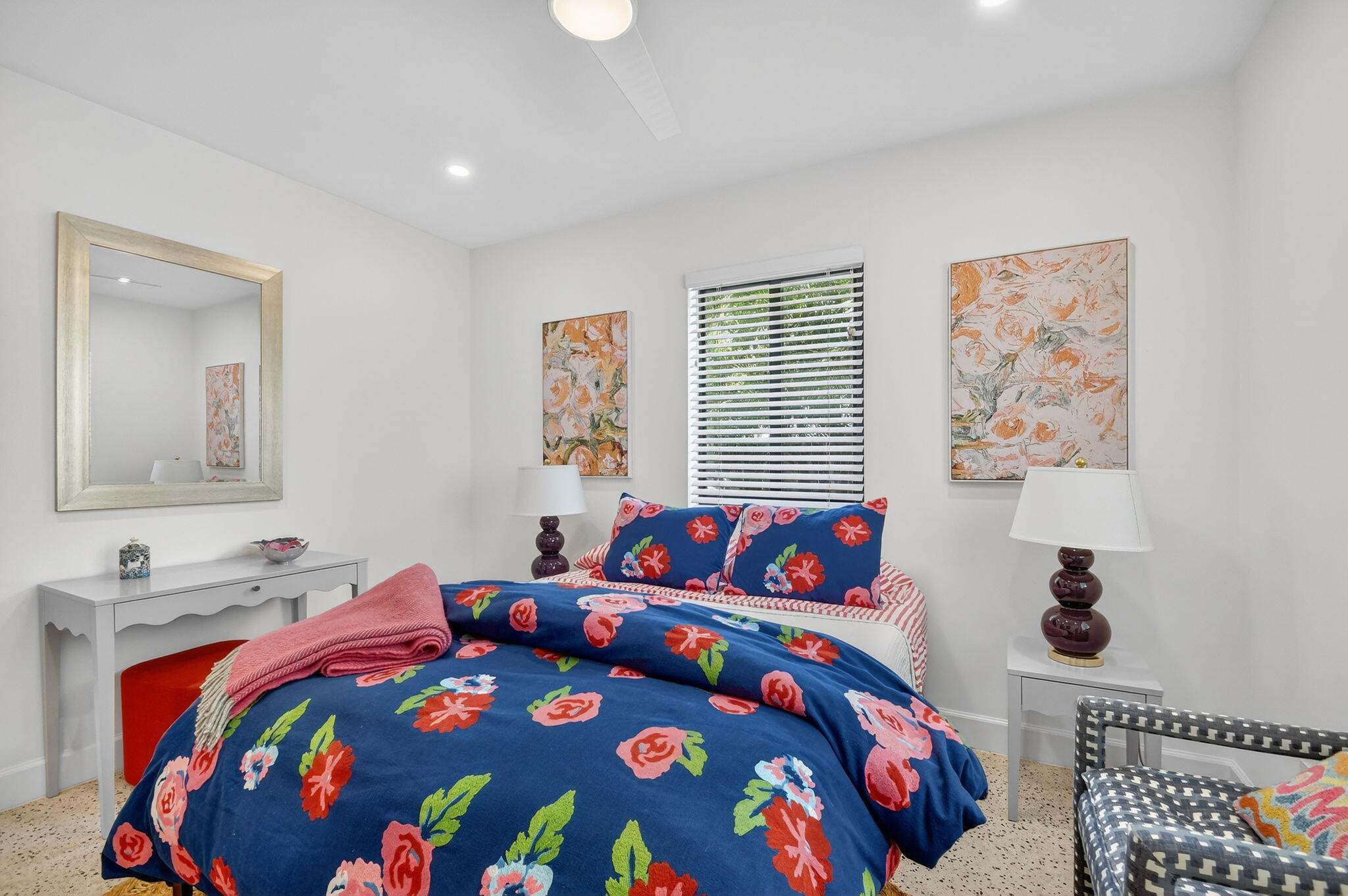 LITTLE RANCHES IN - Residential