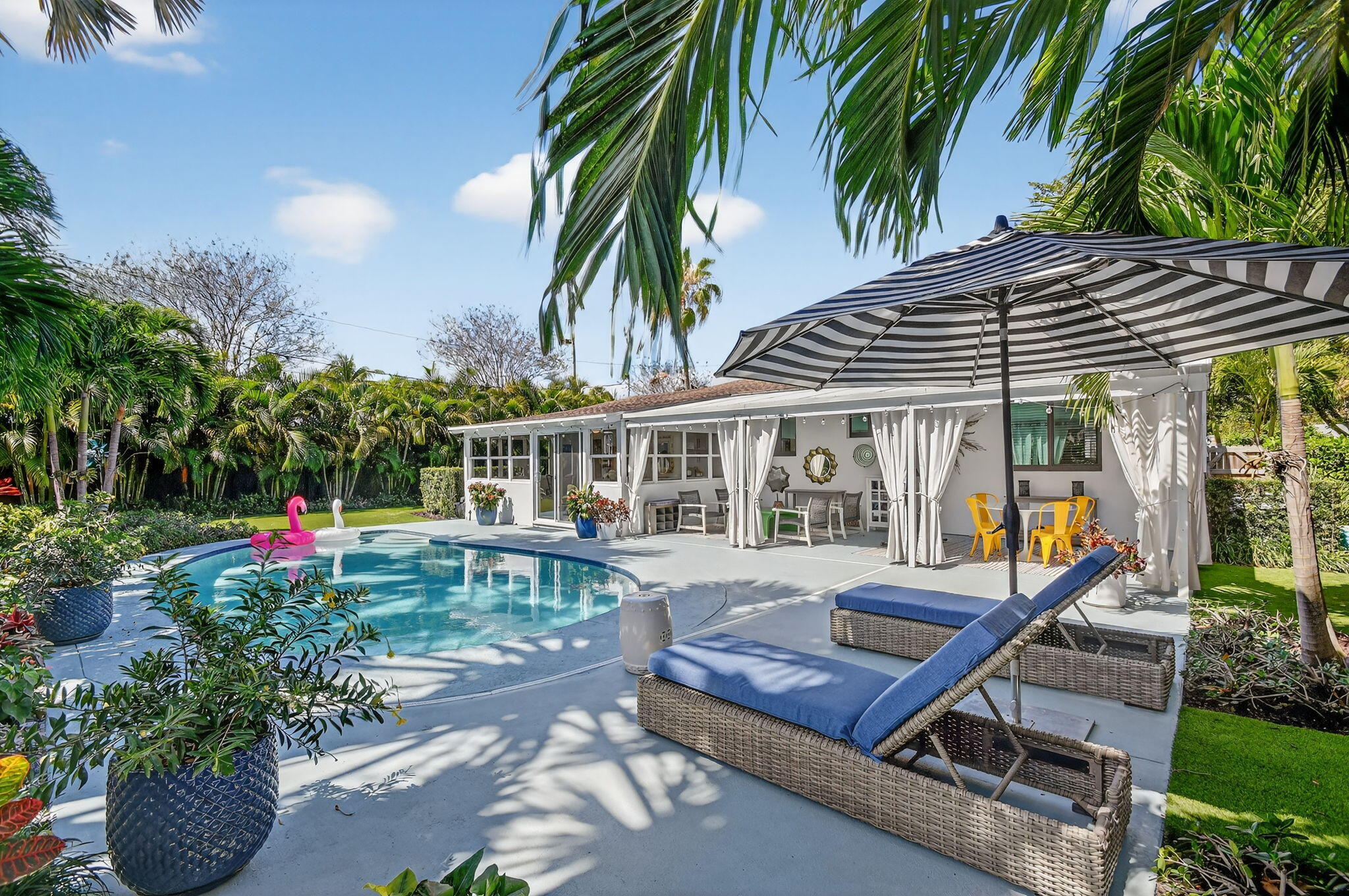 LITTLE RANCHES IN - Residential