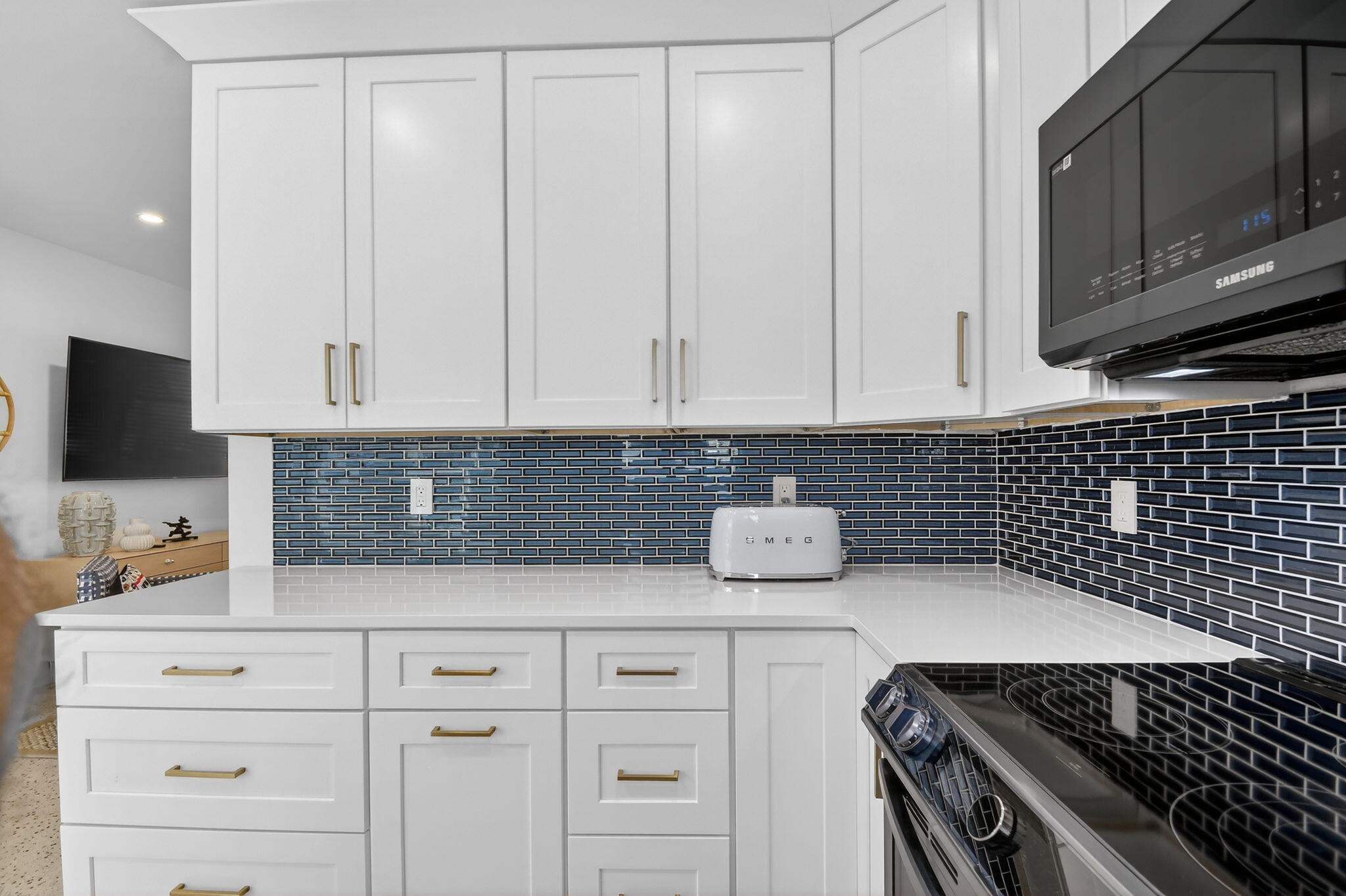 LITTLE RANCHES IN - Residential