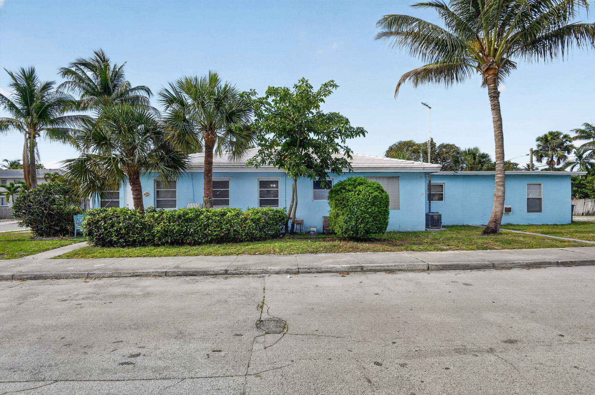 LAKE WORTH TOWN OF - Residential Income
