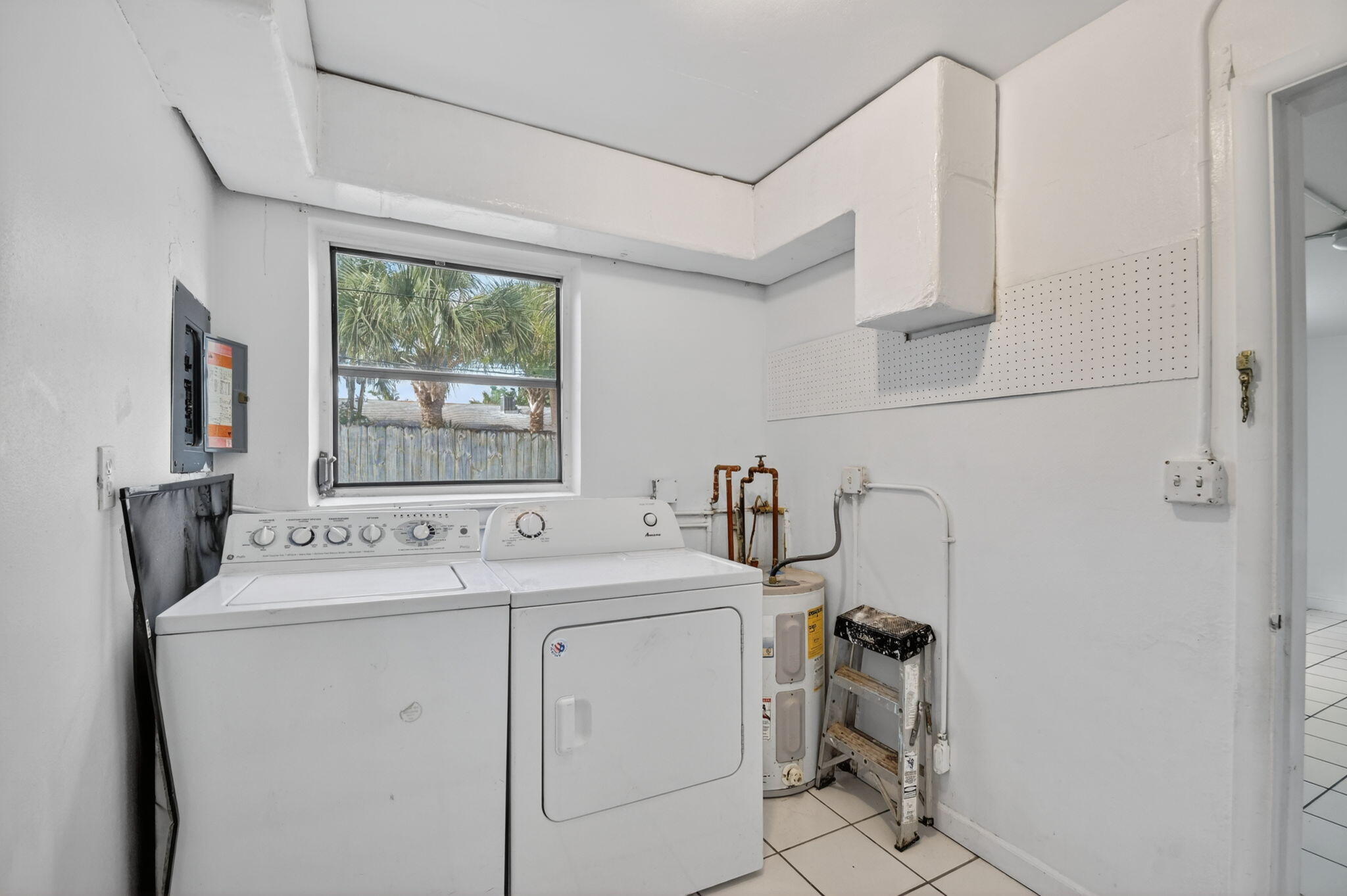 LAKE WORTH TOWN OF - Residential Income
