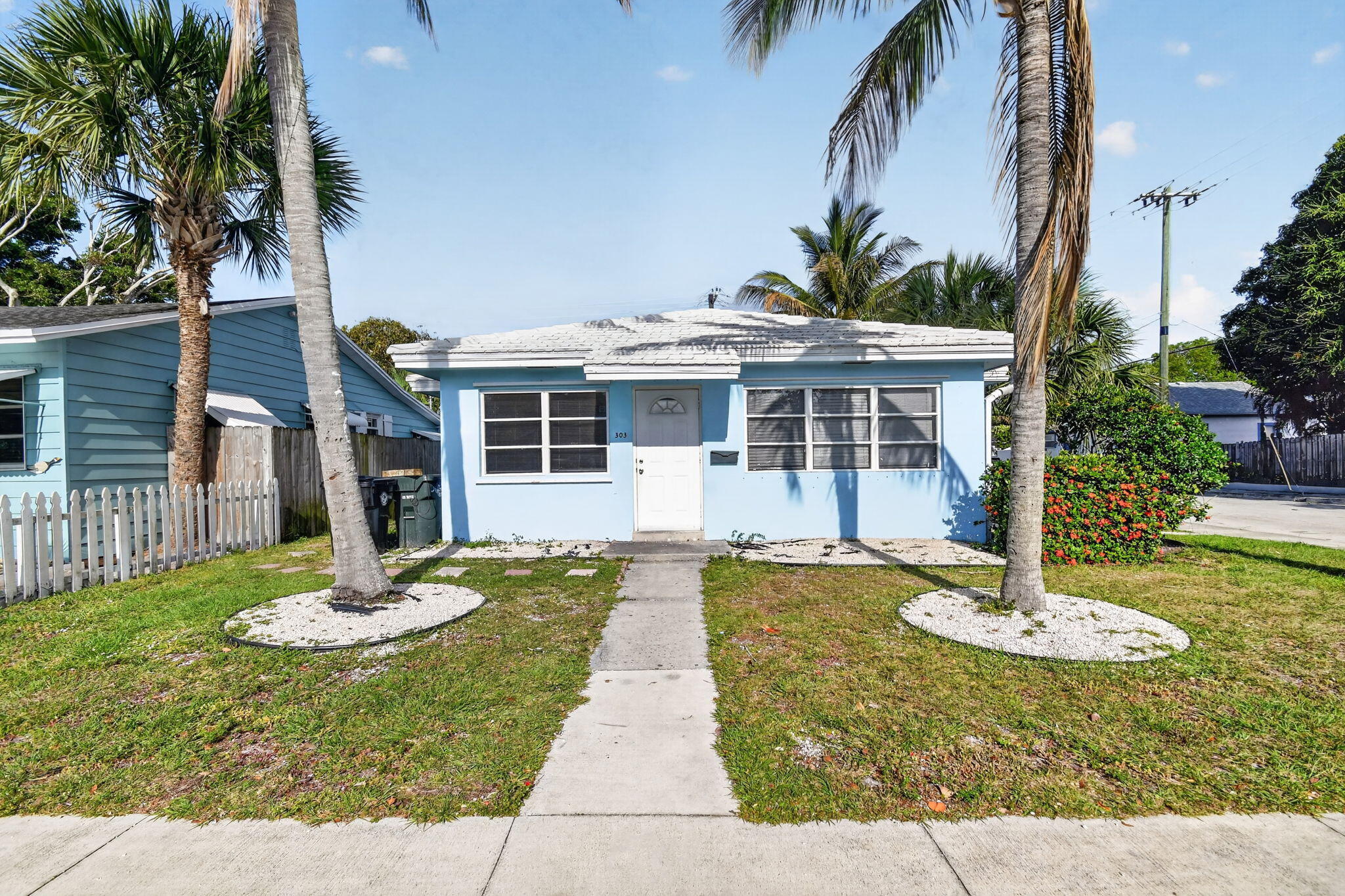 303 S L Street