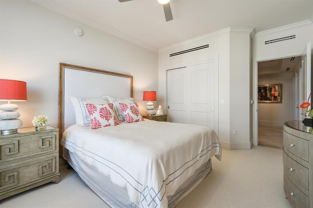 OCEANS EDGE - Residential