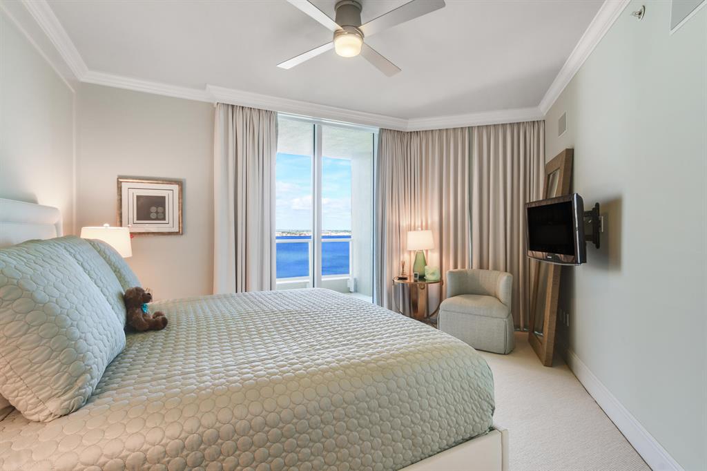 OCEANS EDGE - Residential