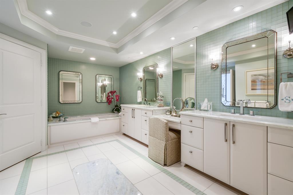 OCEANS EDGE - Residential