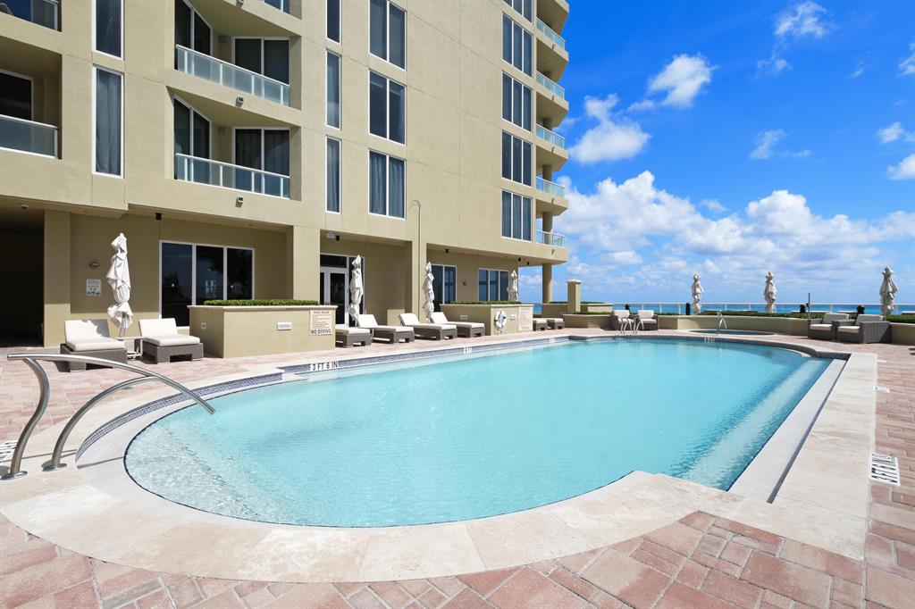 OCEANS EDGE - Residential