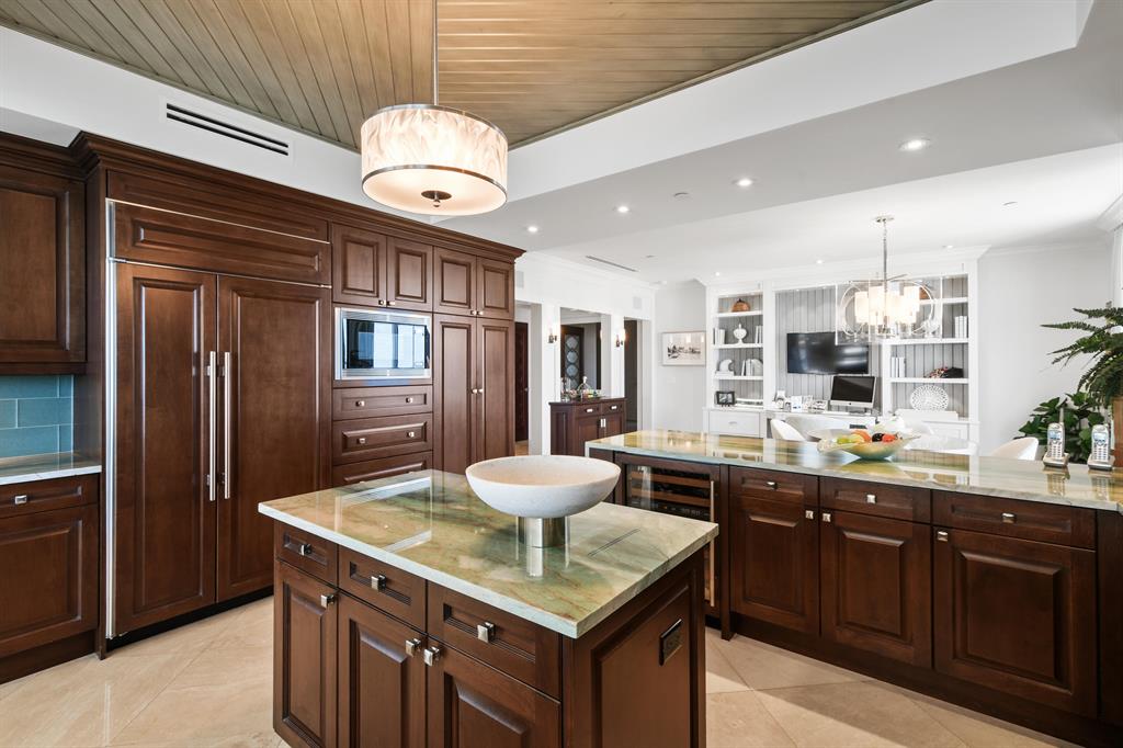 OCEANS EDGE - Residential