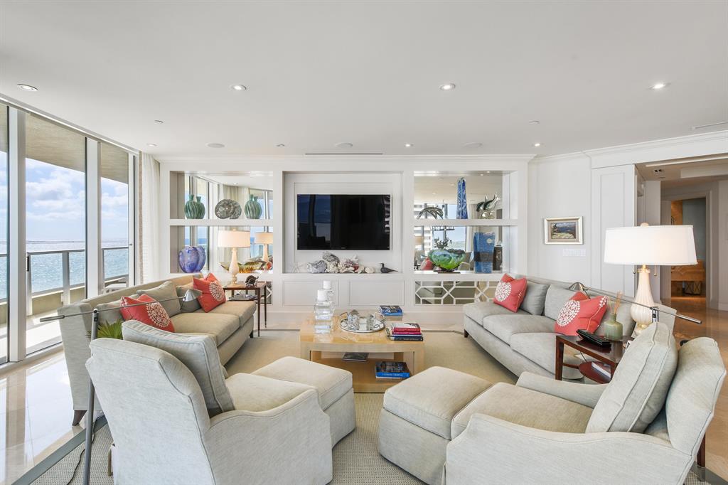 OCEANS EDGE - Residential