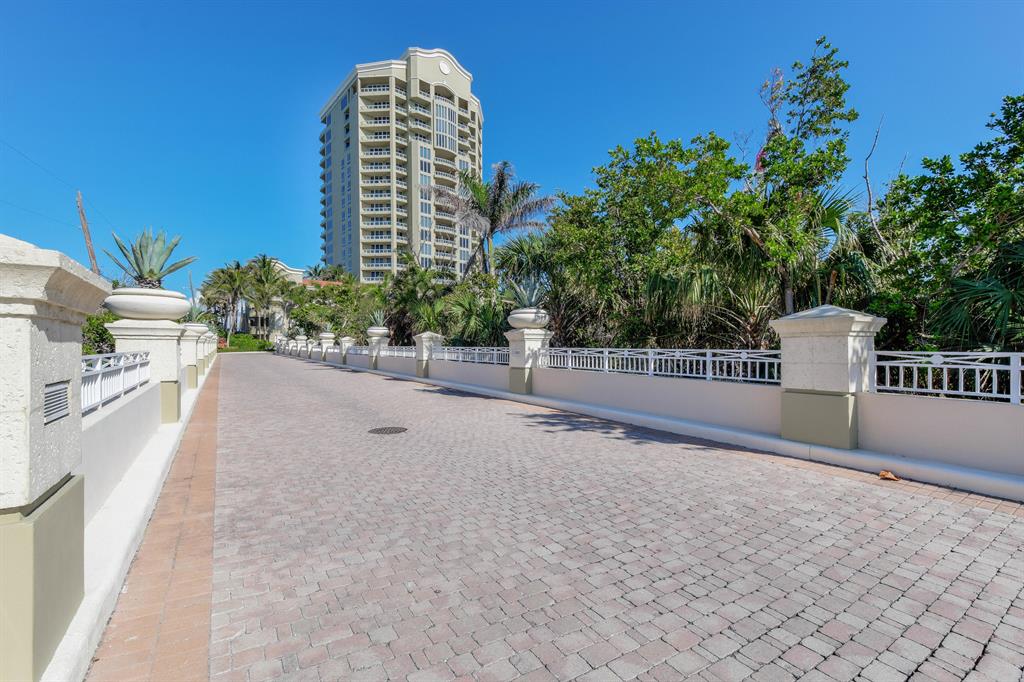 OCEANS EDGE - Residential