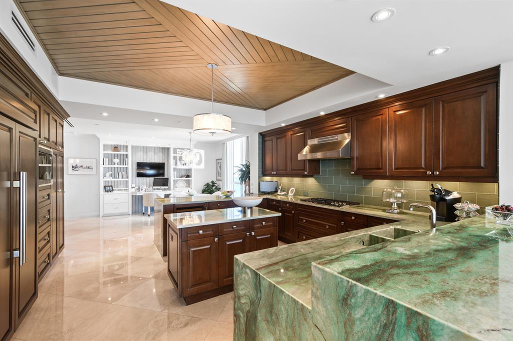 OCEANS EDGE - Residential