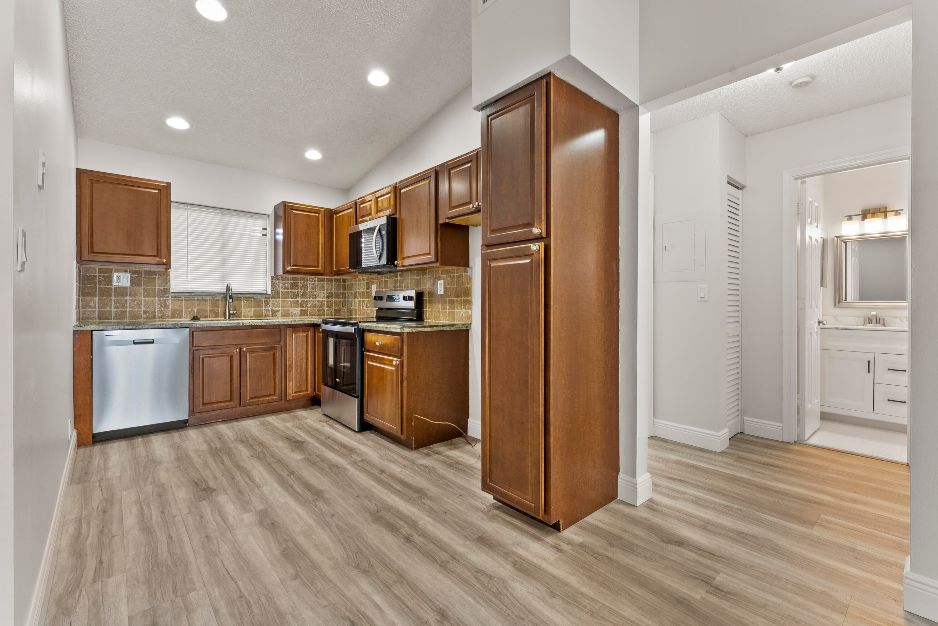 2900 Olivewood Terrace 201