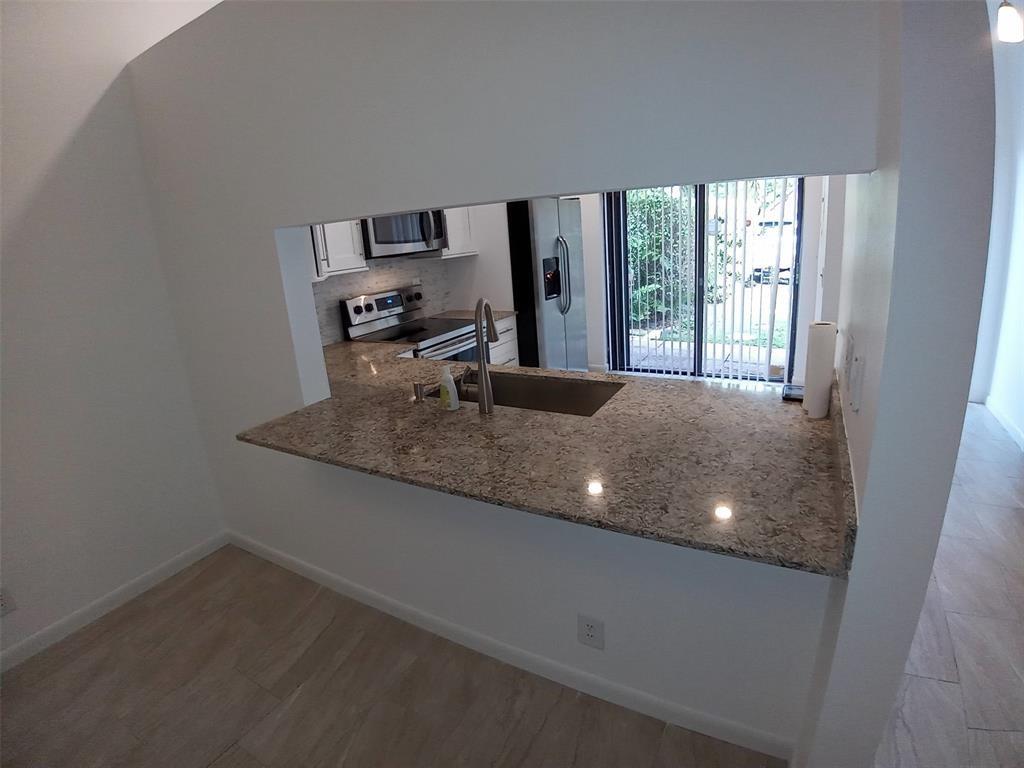 The Lakes 109-9 B - Residential Lease