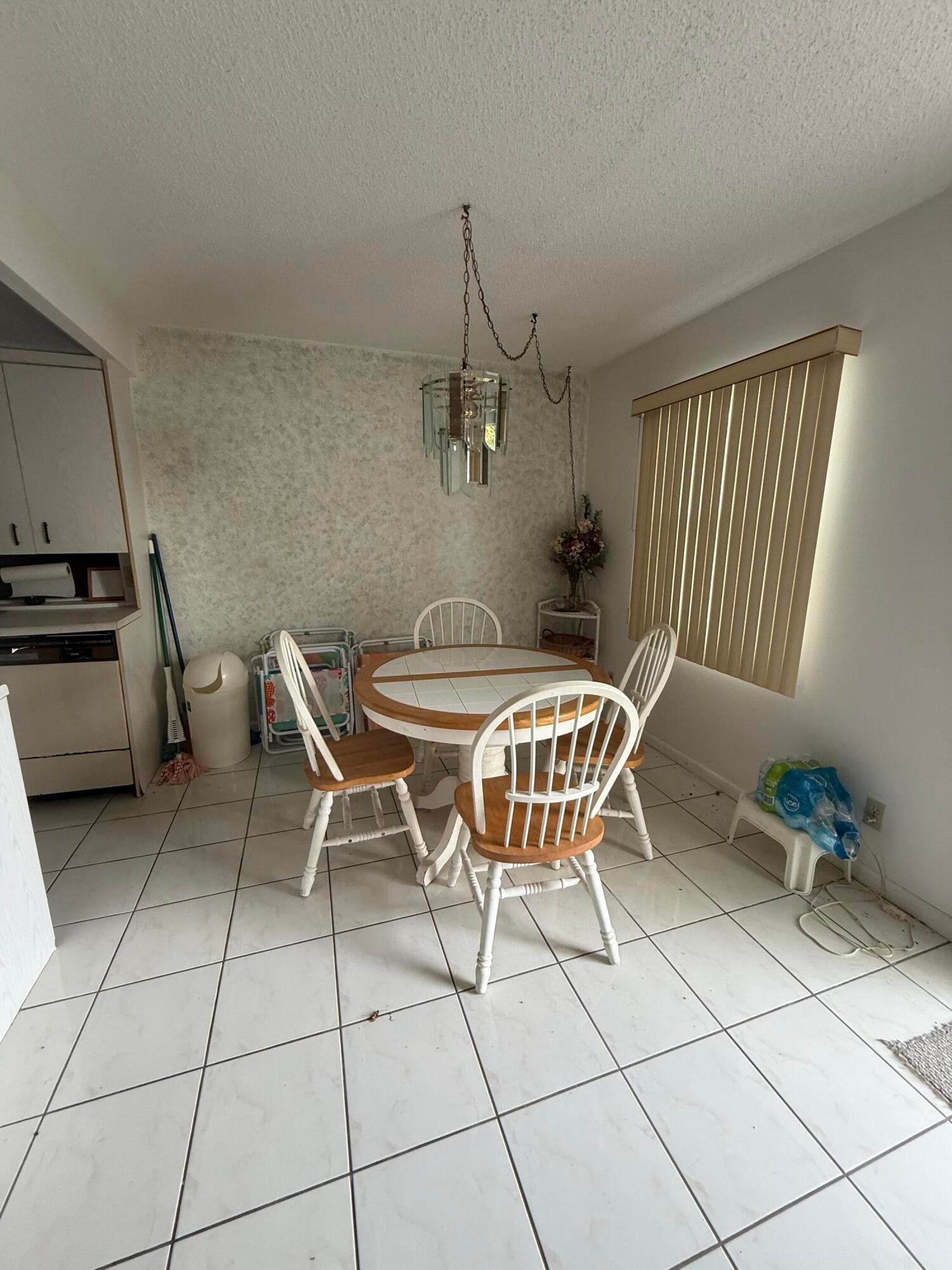 1008 EXETER A