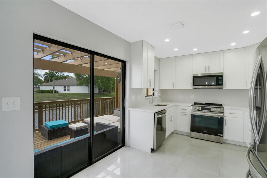 LANDINGS AT RIVER BRIDGE - Residential Lease