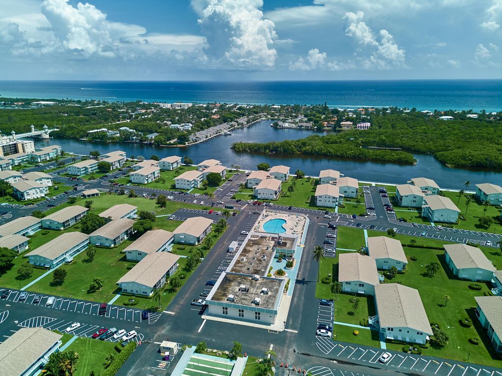 Photo of 880 Horizons W #102, Boynton Beach, FL 33435 (MLS # R11077529)