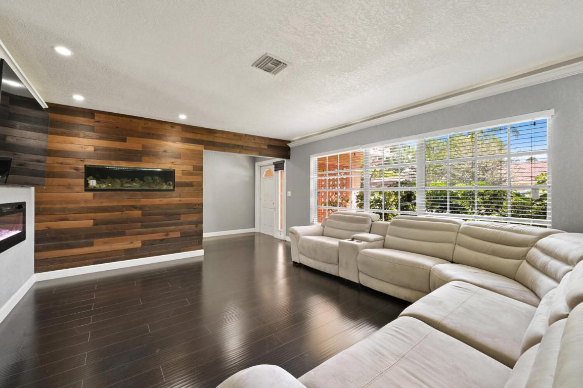 CORAL SPRINGS SUB NO 1 - Residential