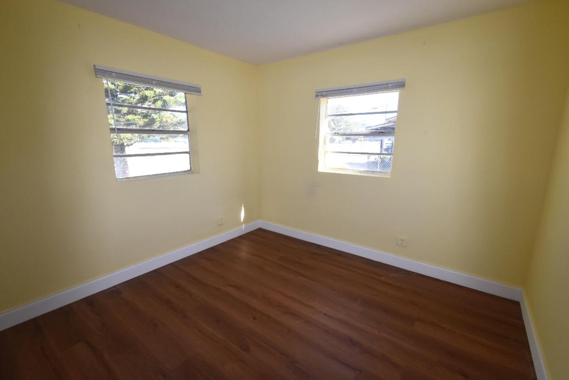 EMANCIPATION PARK - Residential Lease