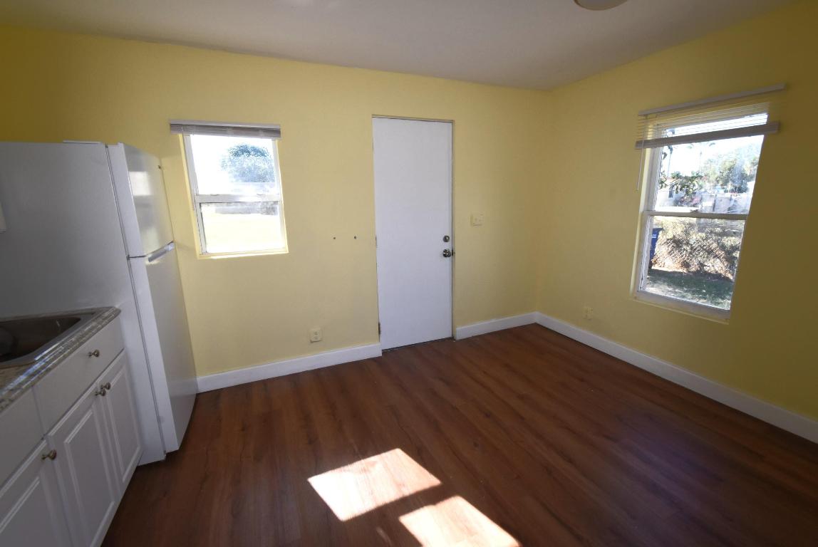 EMANCIPATION PARK - Residential Lease