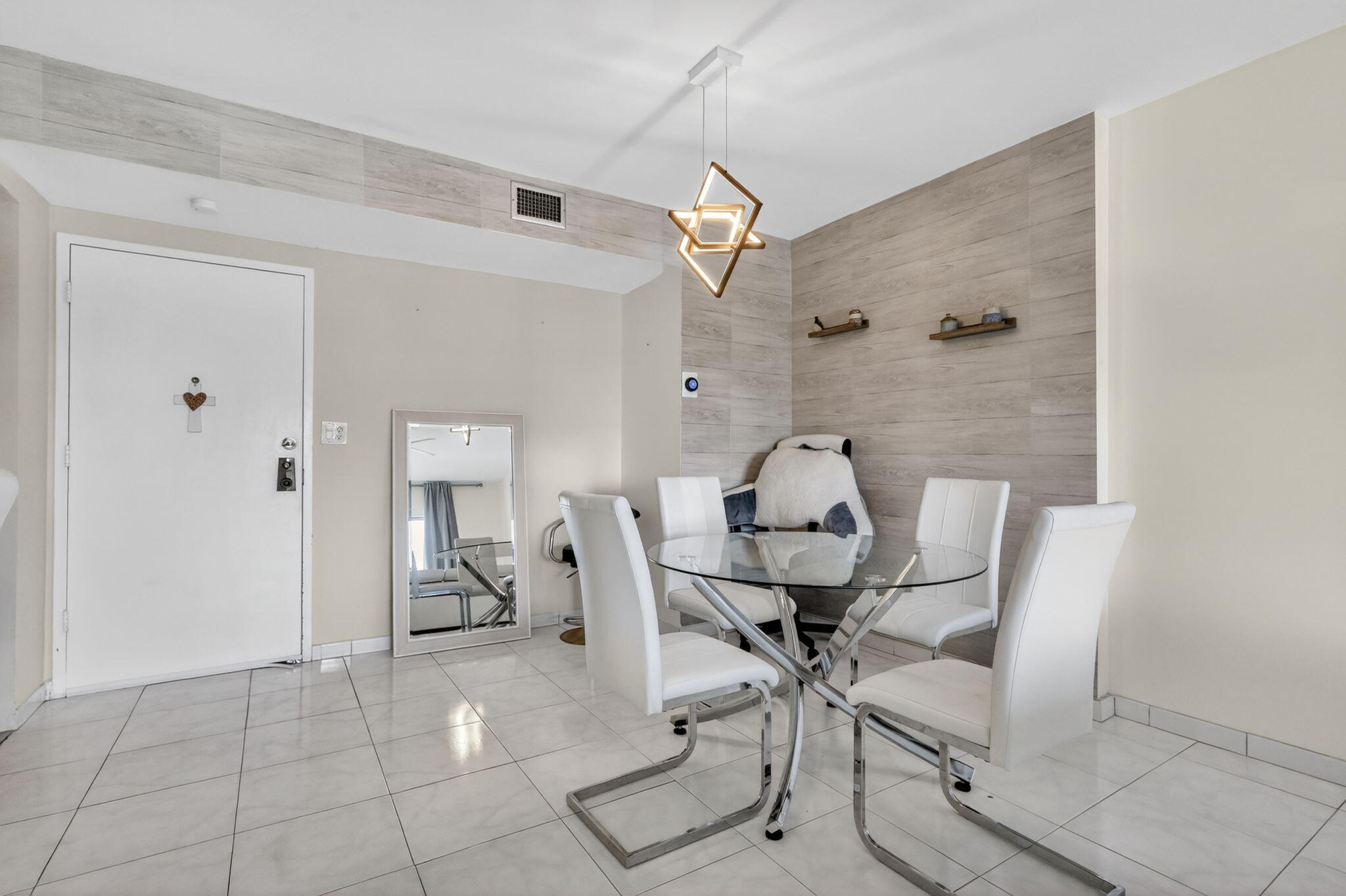 4330 Hillcrest Drive 302