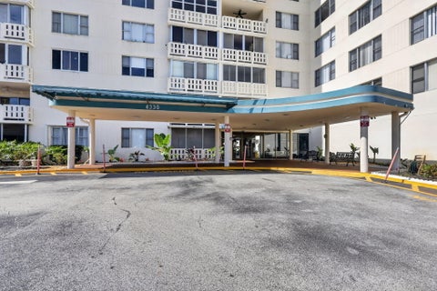 Tiny photo for 4330 Hillcrest Drive #302, Hollywood, FL 33021 (MLS # B26030343)