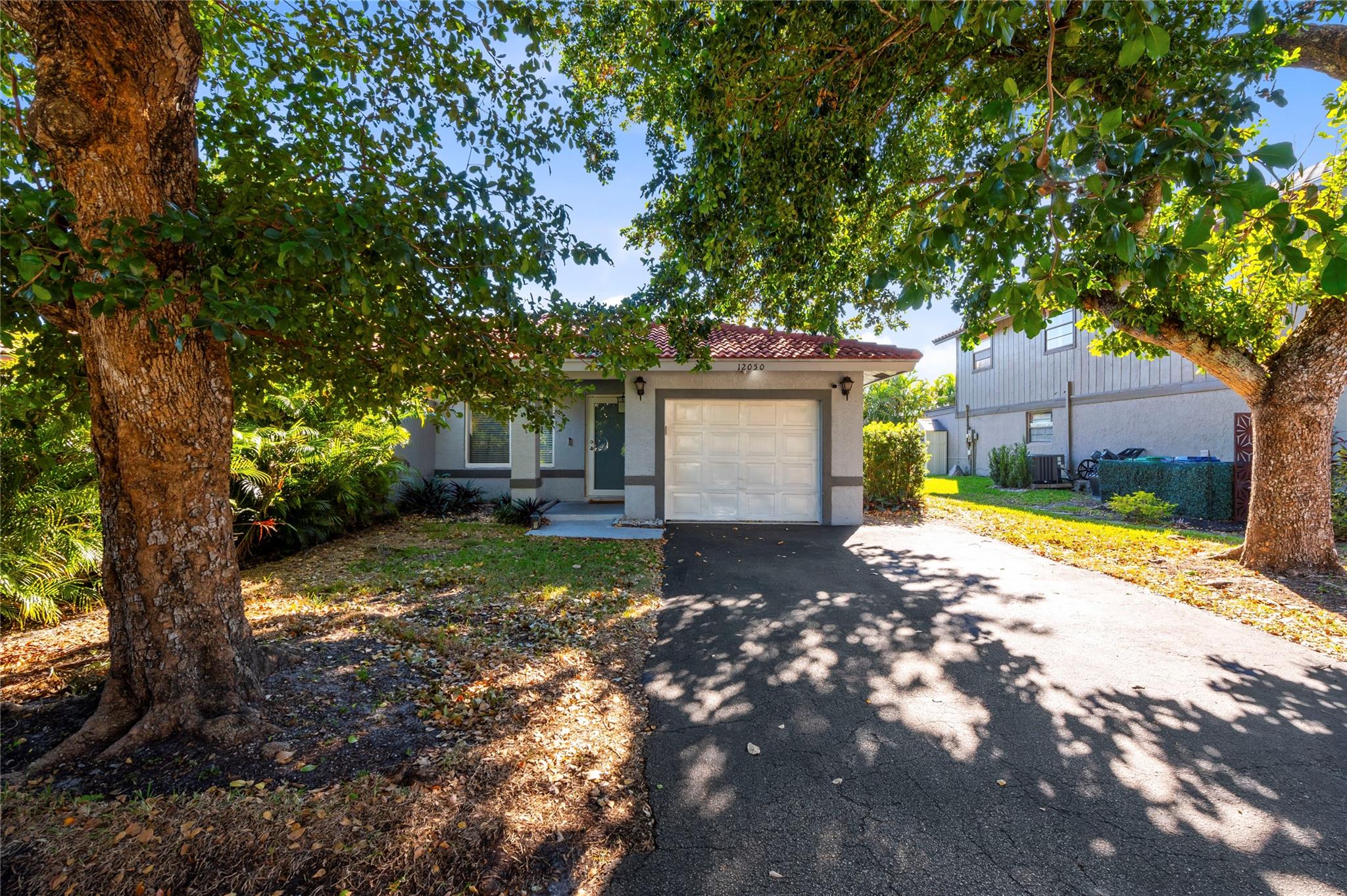 CORAL SPRINGS CC - Residential