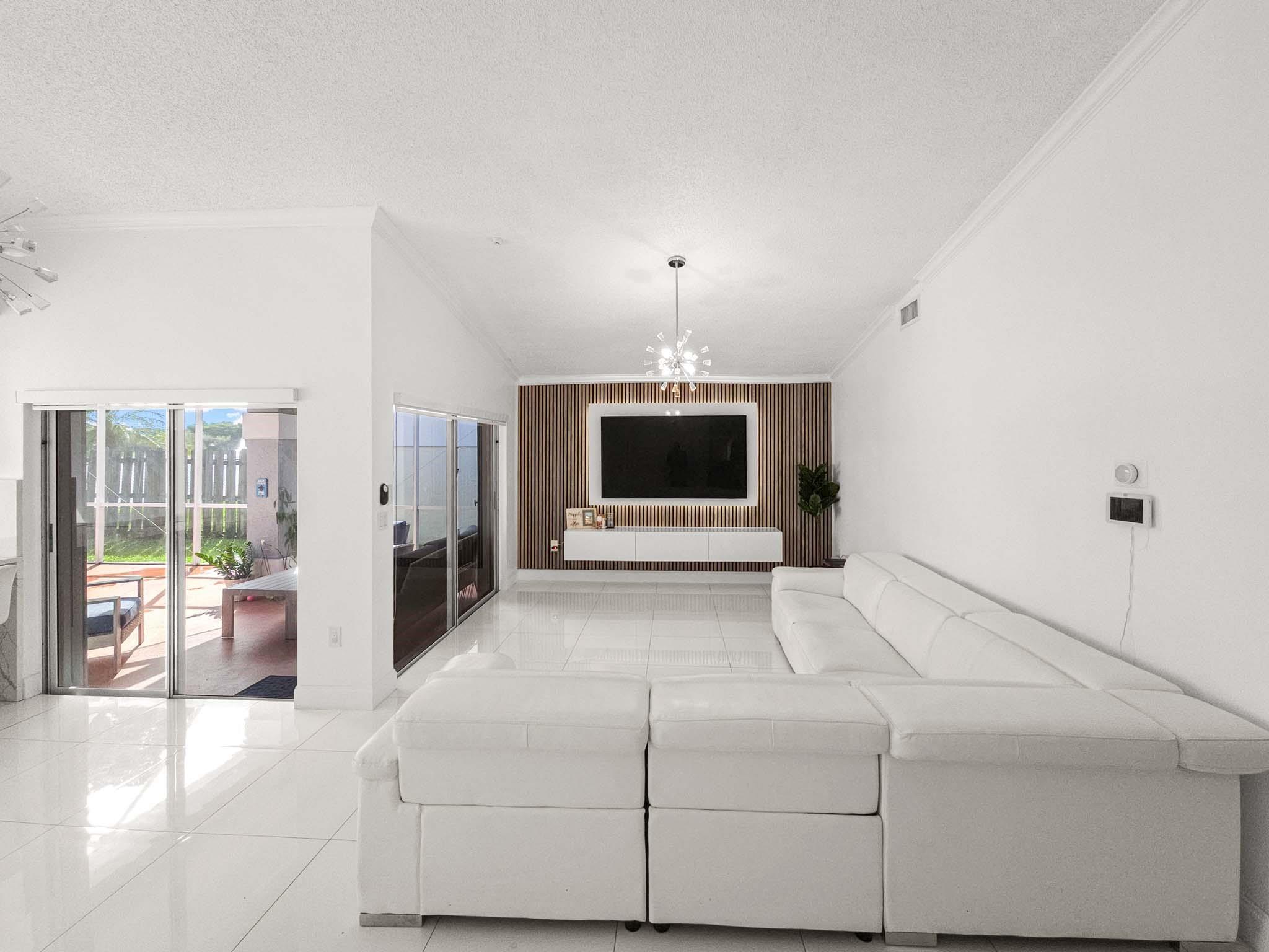 5090 NW 54th St