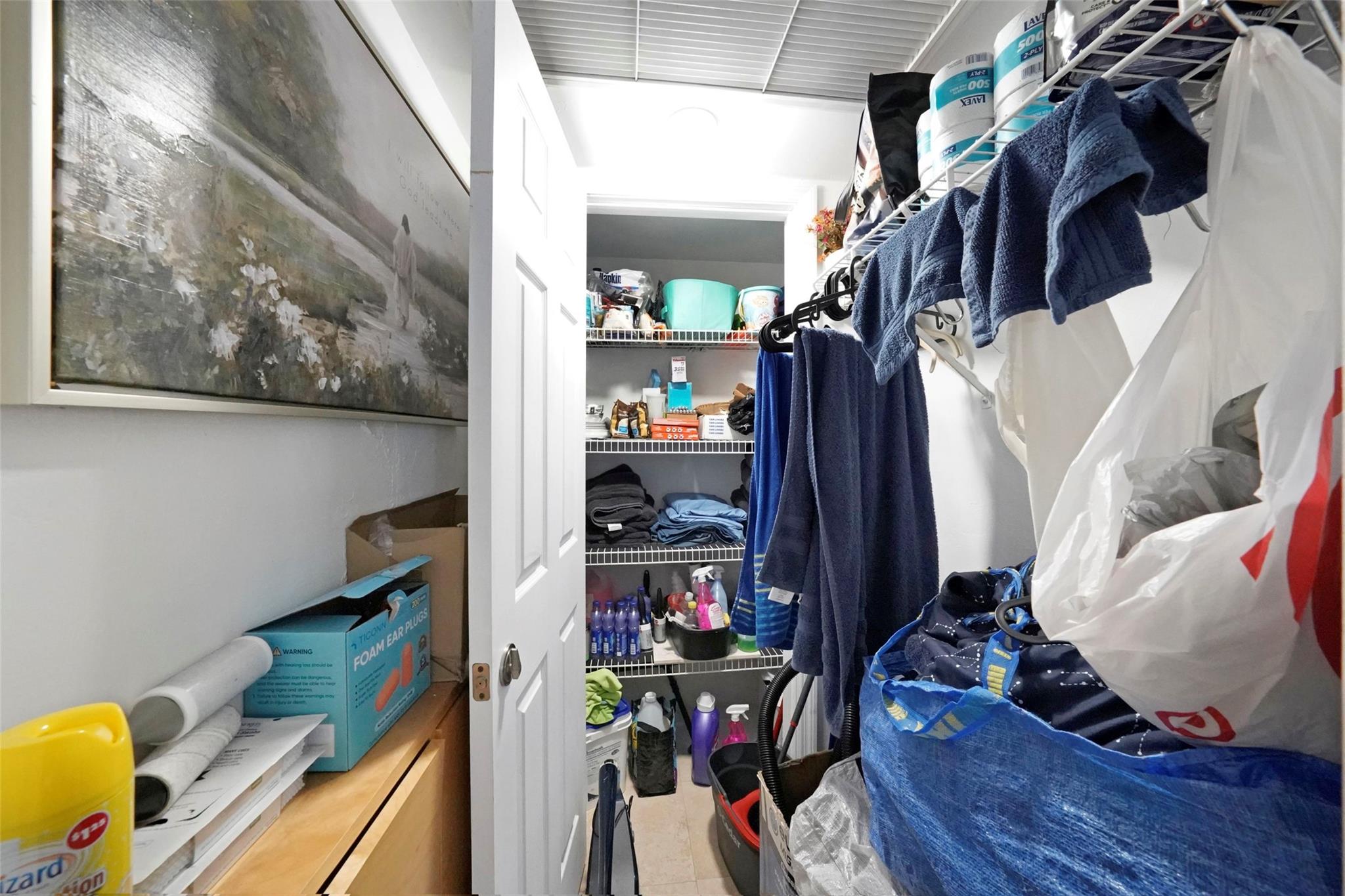 DEL RIO CONDO - Residential