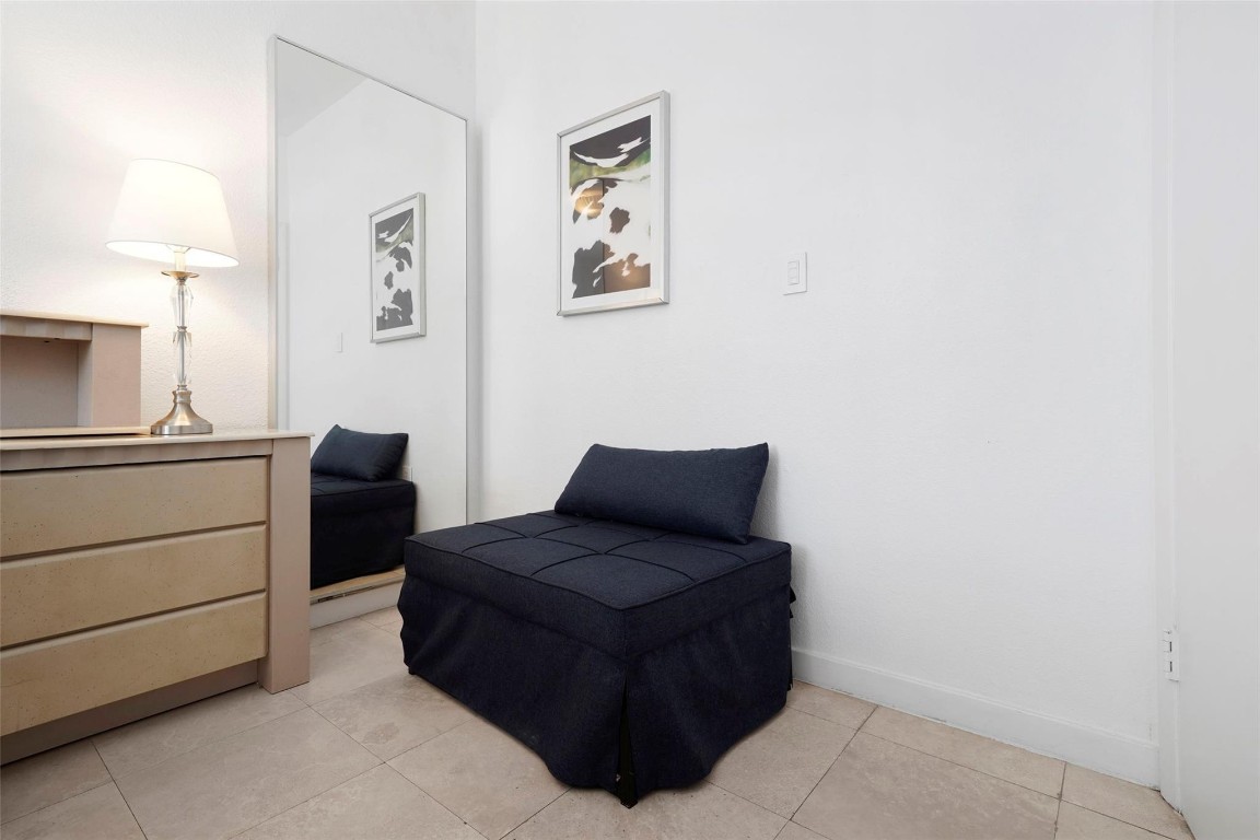 DEL RIO CONDO - Residential