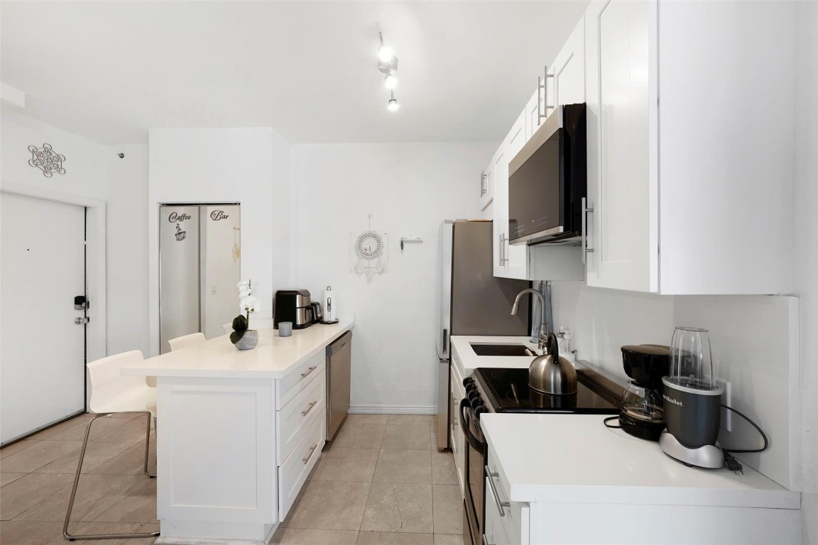 DEL RIO CONDO - Residential