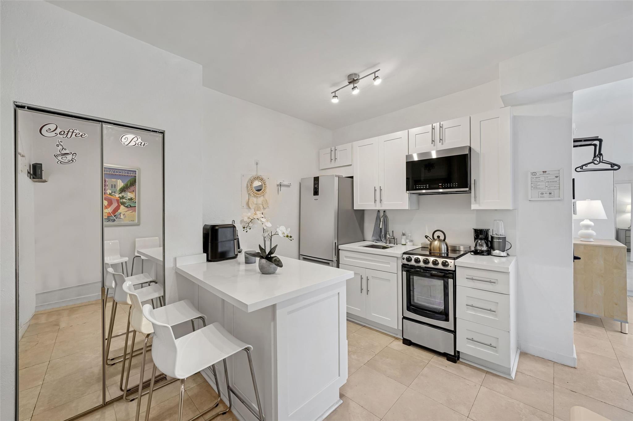 DEL RIO CONDO - Residential