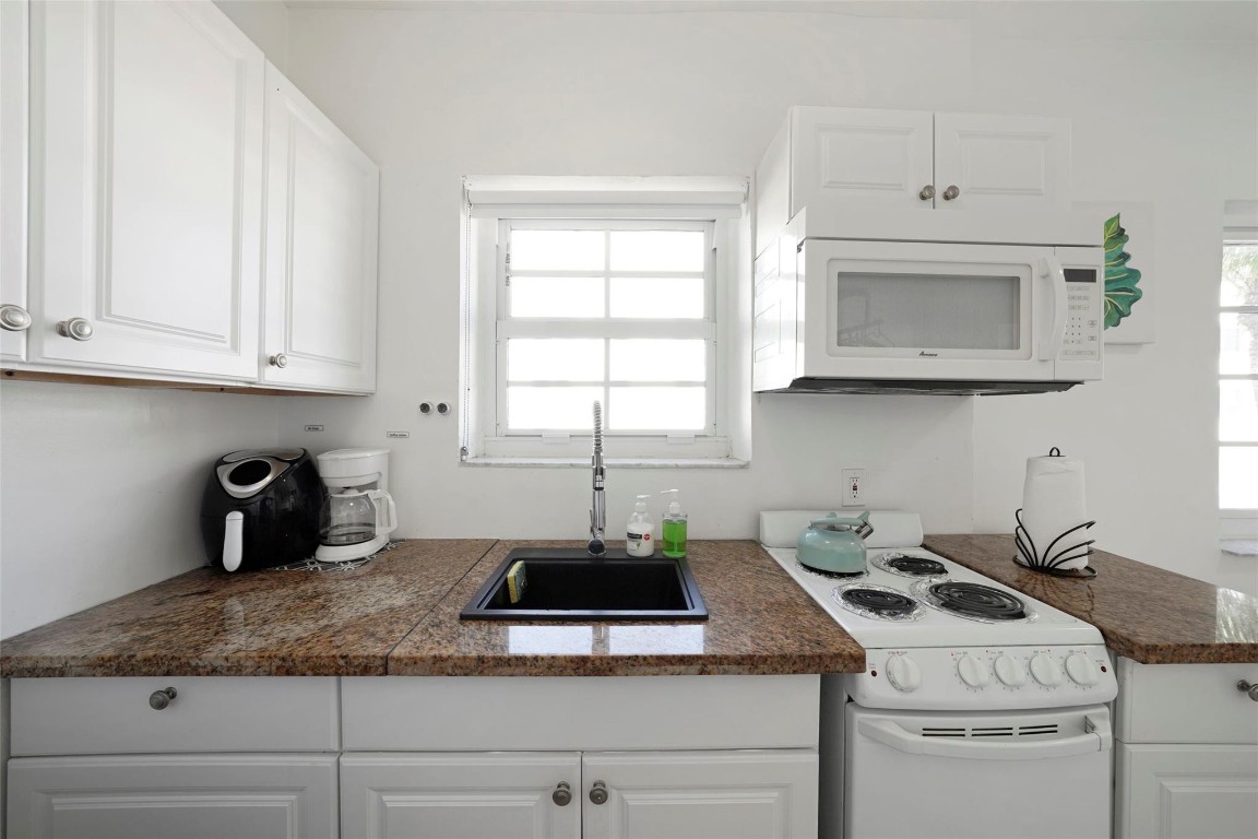 DEL RIO CONDO - Residential