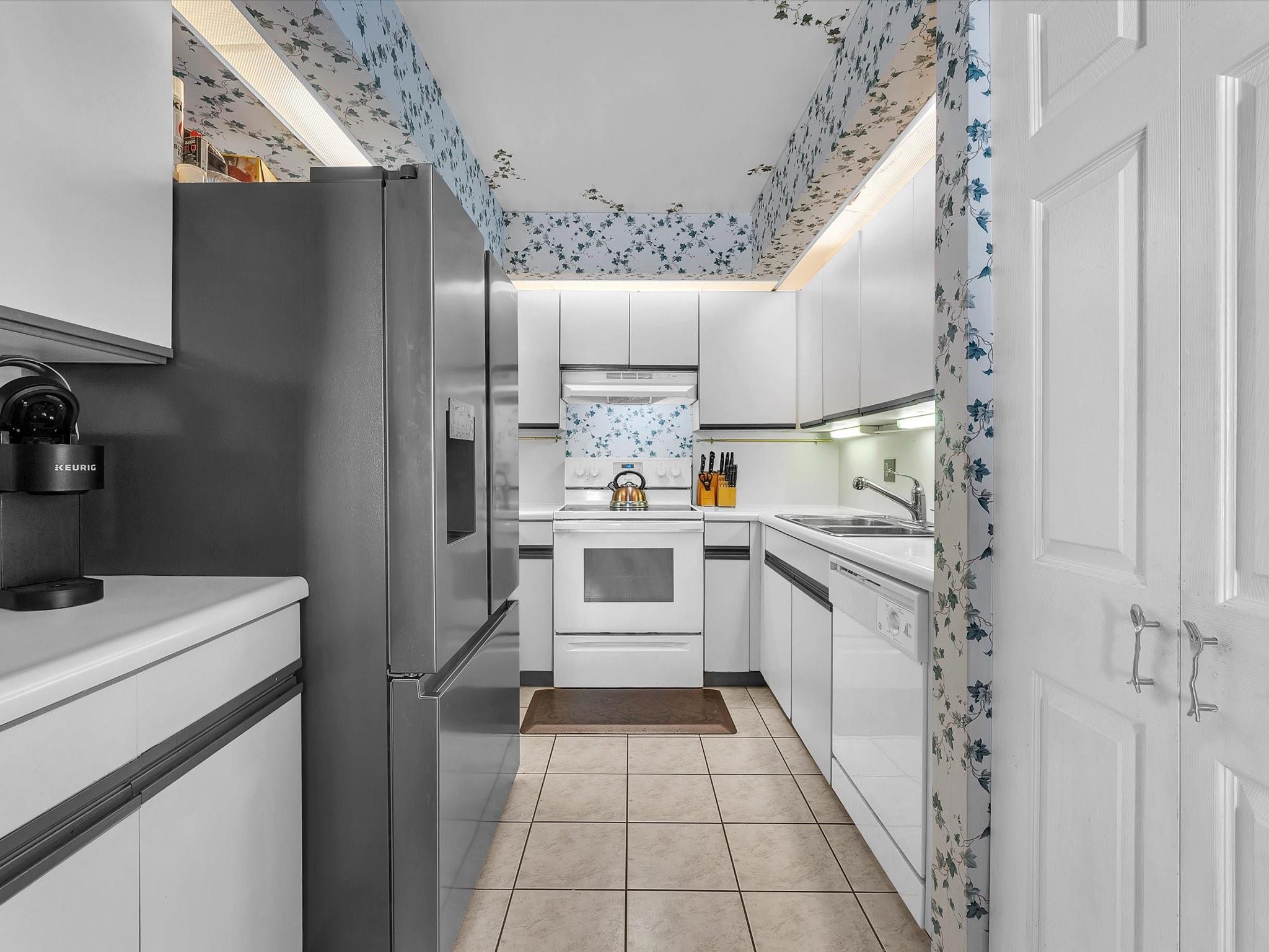 Pembroke Lakes South 119- - Residential