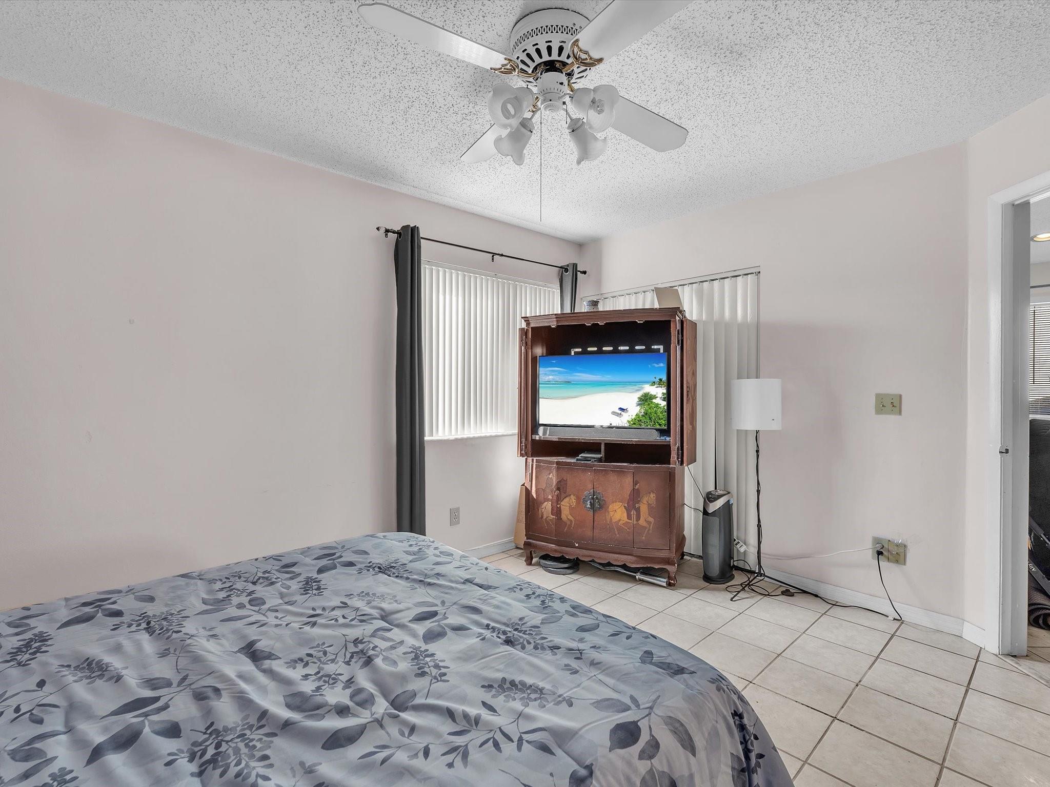 Pembroke Lakes South 119- - Residential