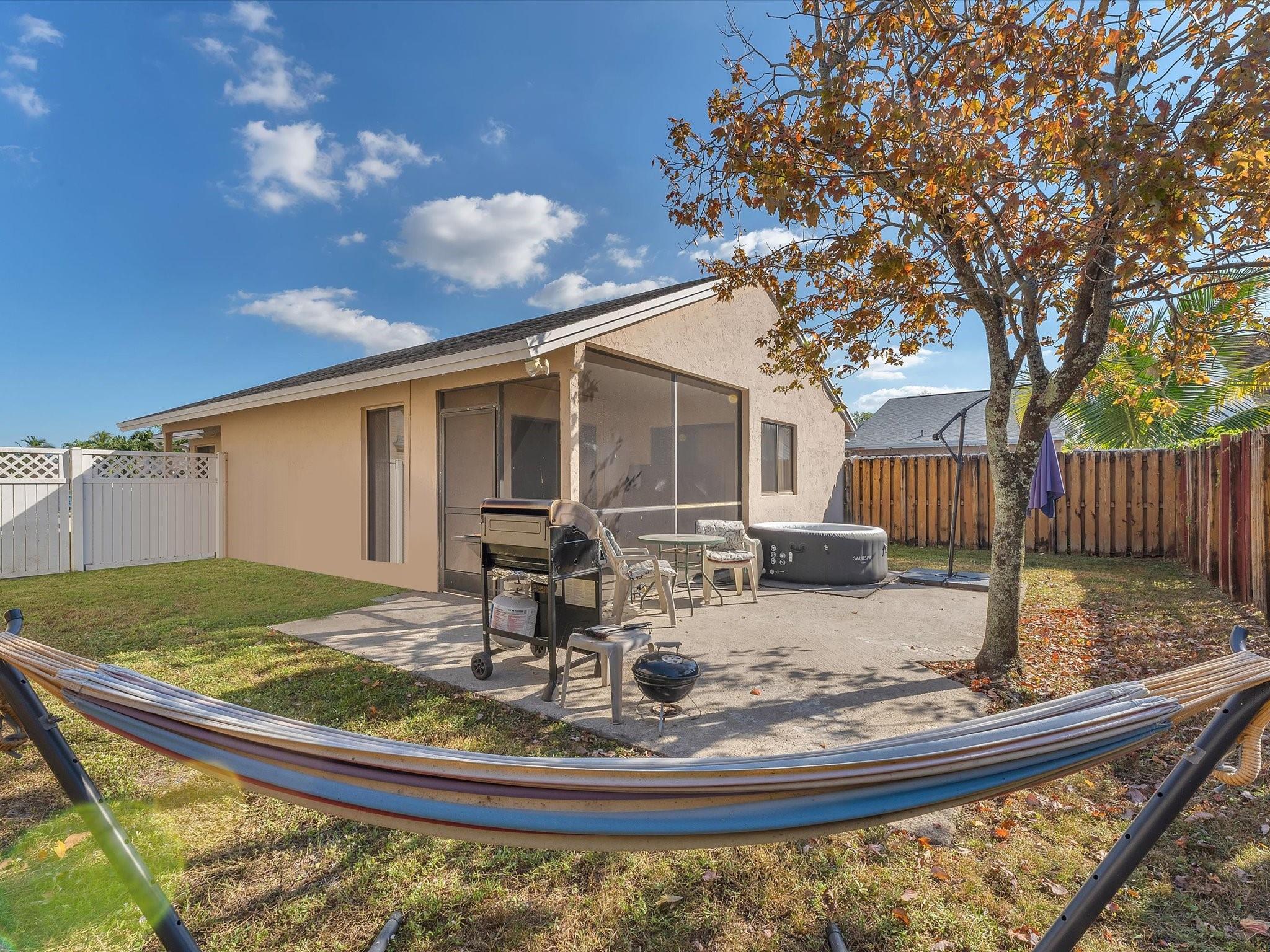 Pembroke Lakes South 119- - Residential