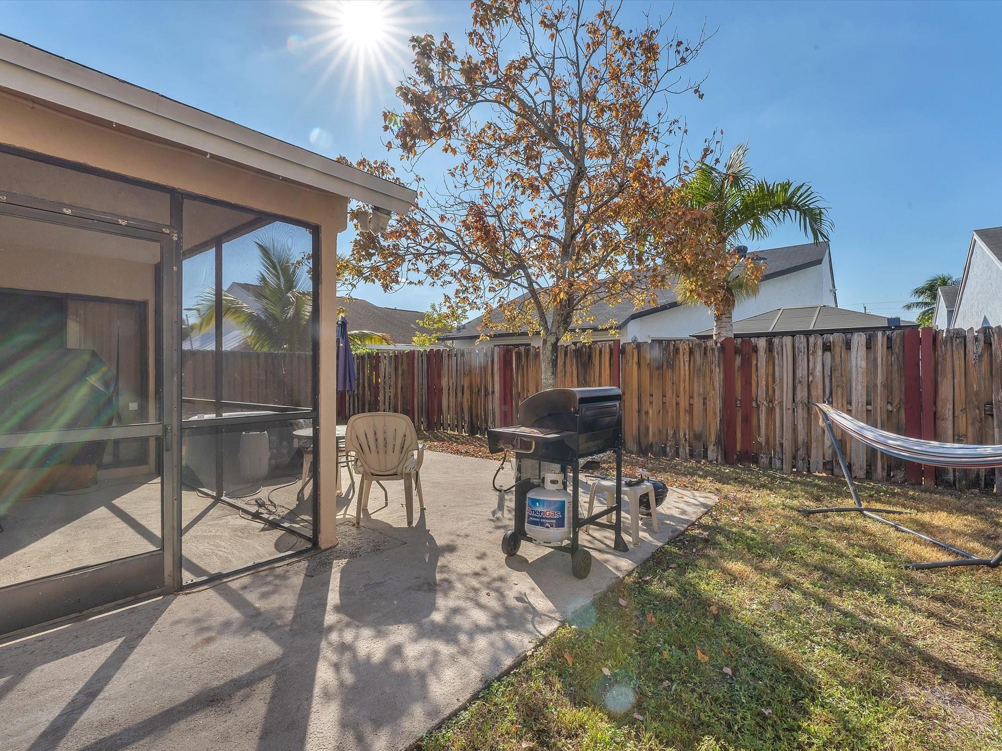 Pembroke Lakes South 119- - Residential