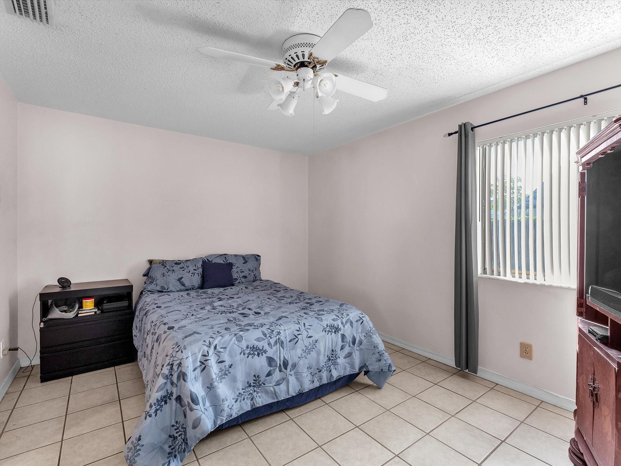 Pembroke Lakes South 119- - Residential