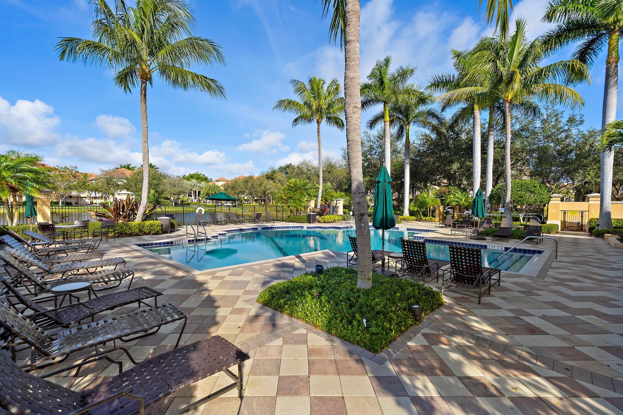 HARBOUR OAKS - Residential