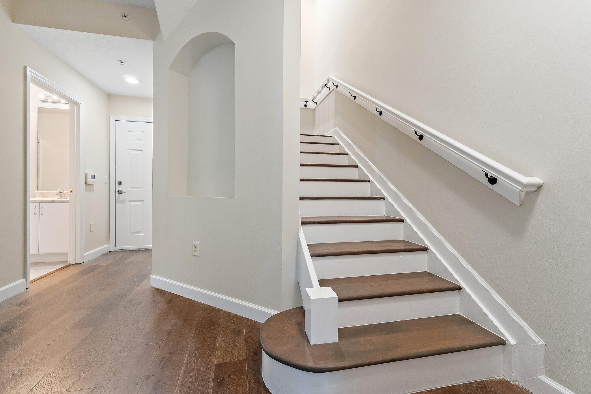 HARBOUR OAKS - Residential