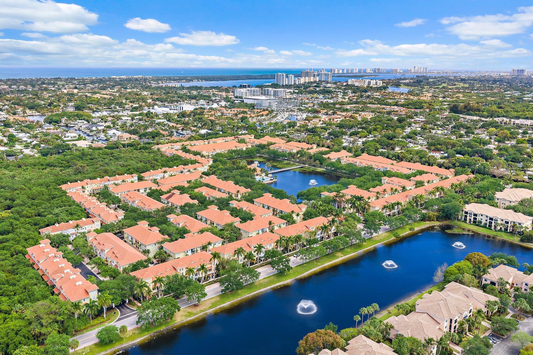 HARBOUR OAKS - Residential