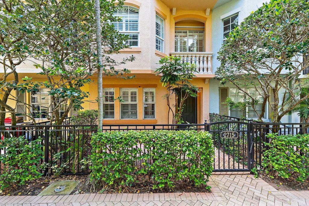 Photo of 2715 Ravella Way, Palm Beach Gardens, FL 33410 (MLS # B26015611)