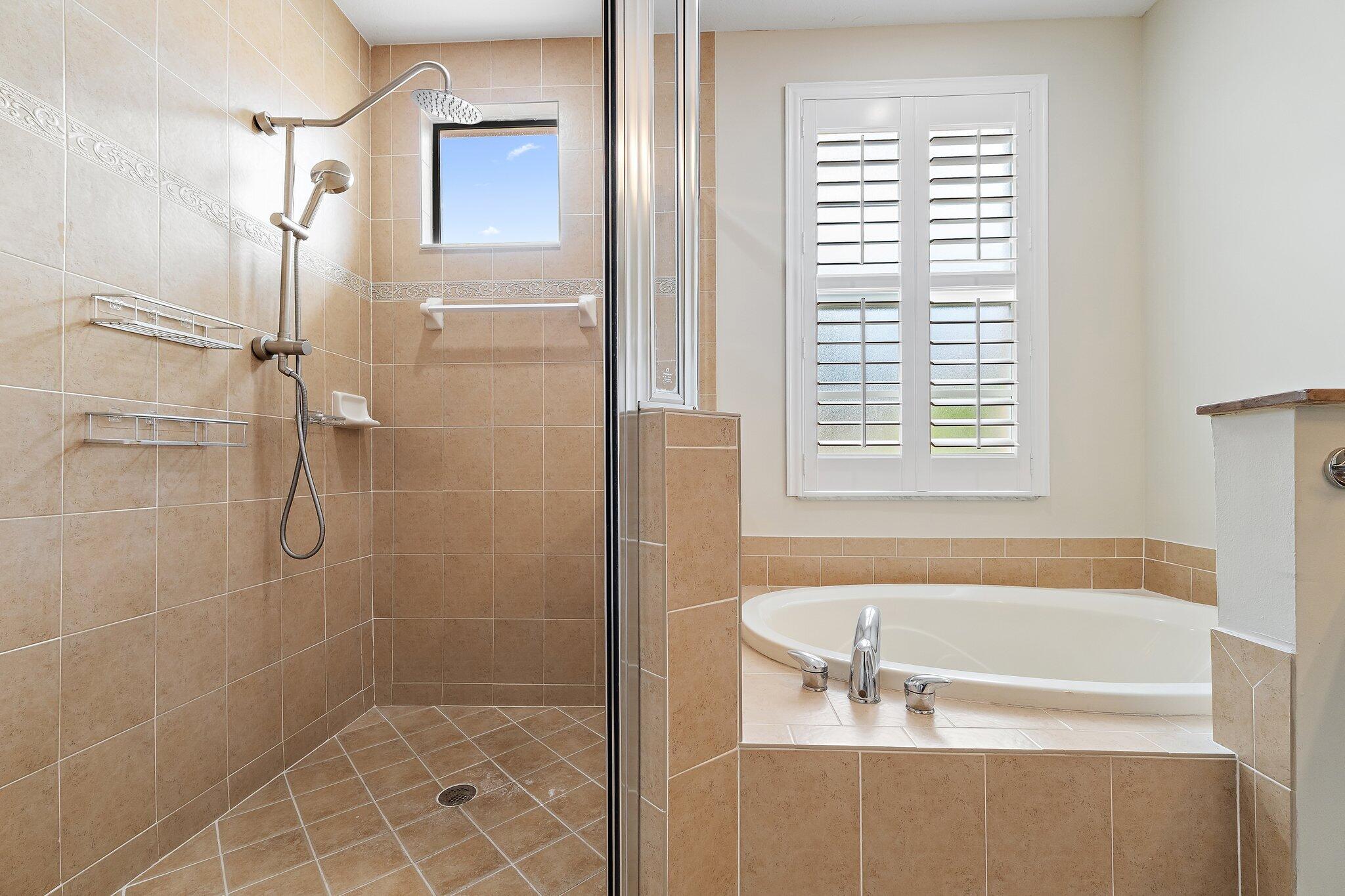 HARBOUR OAKS - Residential