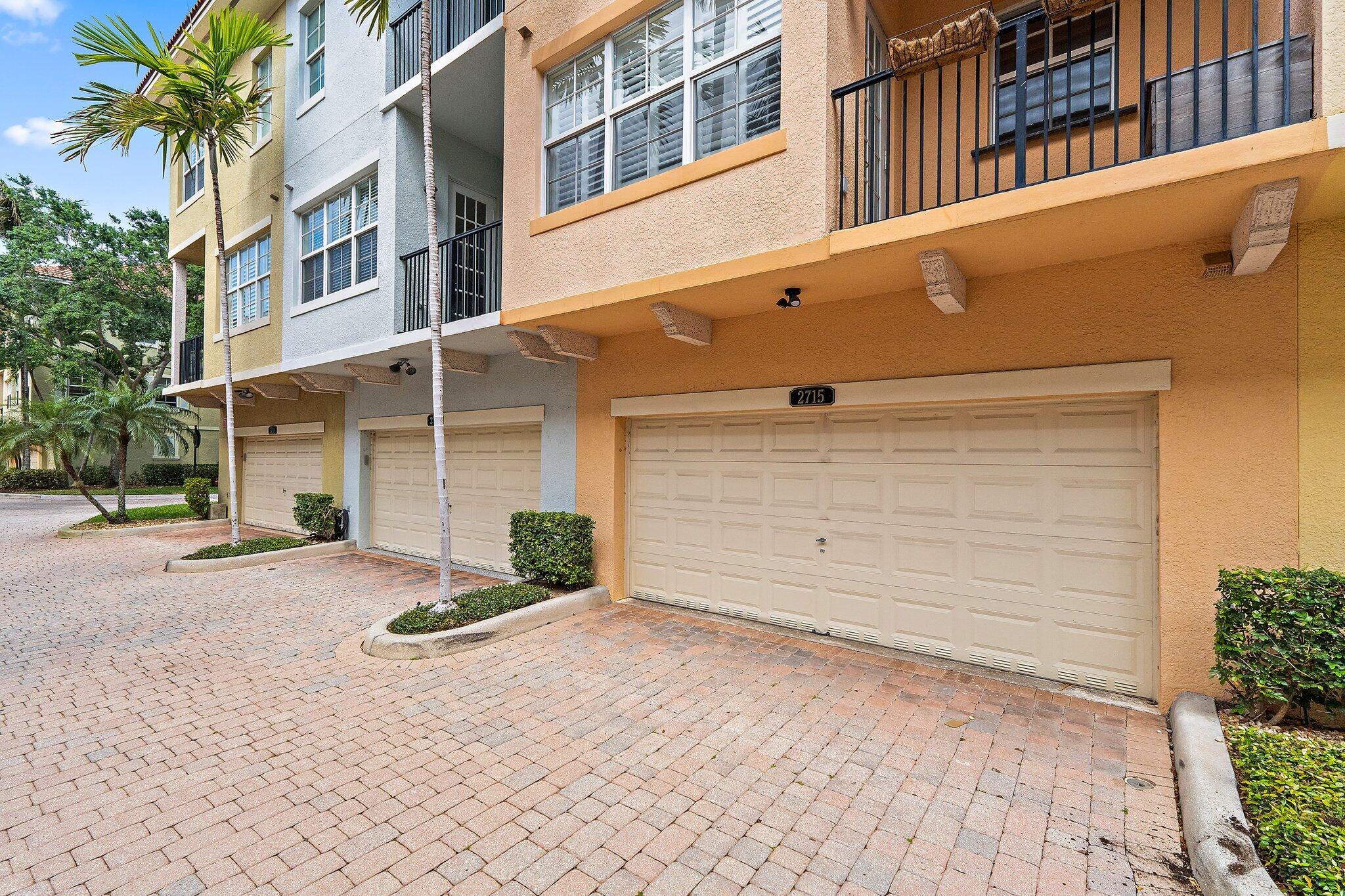 HARBOUR OAKS - Residential