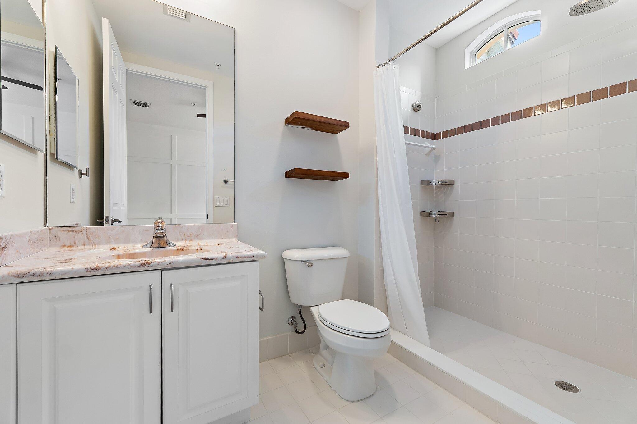 HARBOUR OAKS - Residential