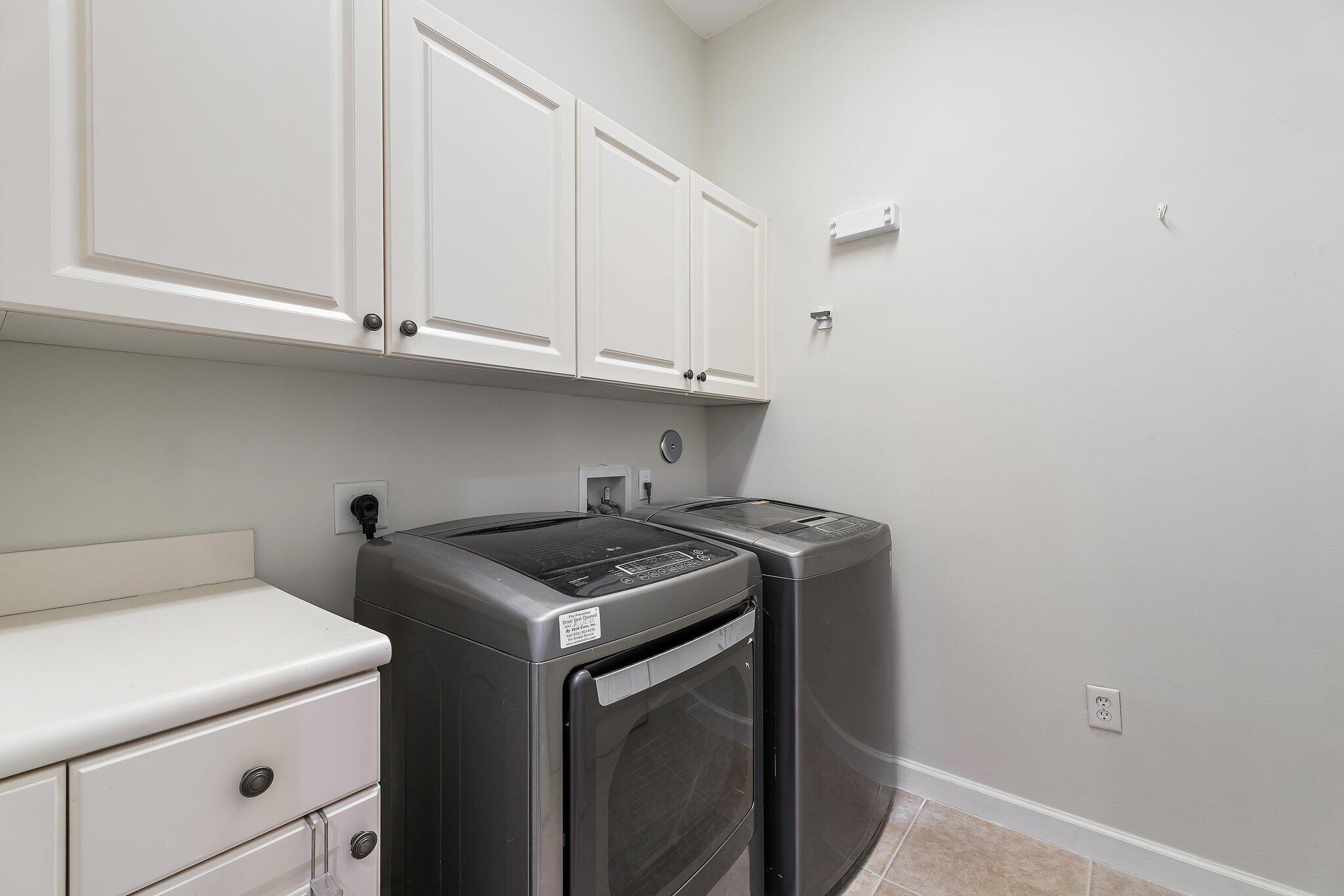 HARBOUR OAKS - Residential