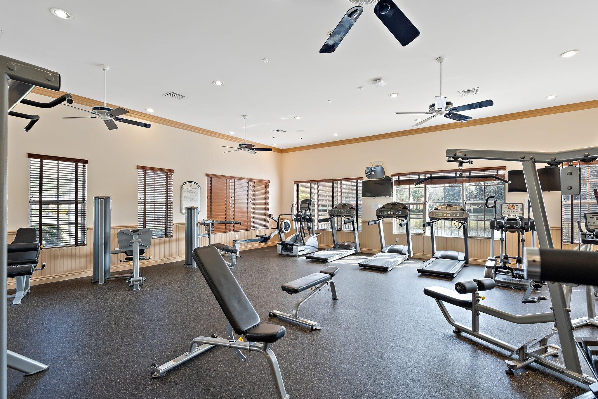 HARBOUR OAKS - Residential