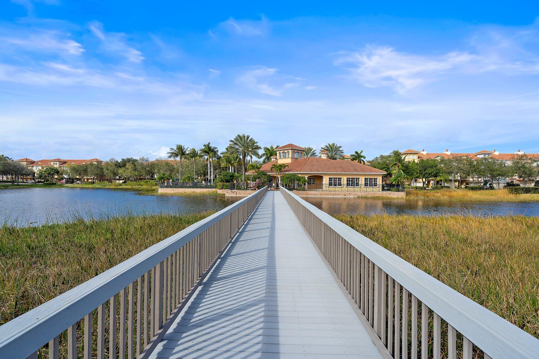 HARBOUR OAKS - Residential